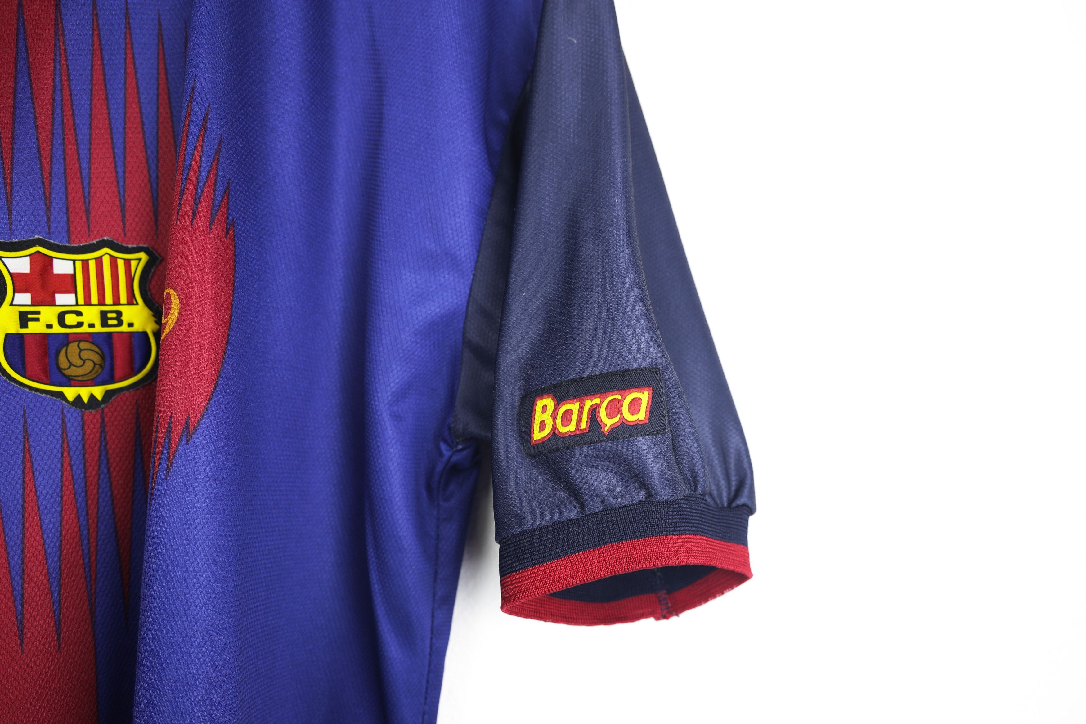 Vintage Vintage F.C. Barcelona "Rivaldo" 1999 Soccer Jersey T-shirt Size US XL / EU 56 / 4 - 6 Thumbnail