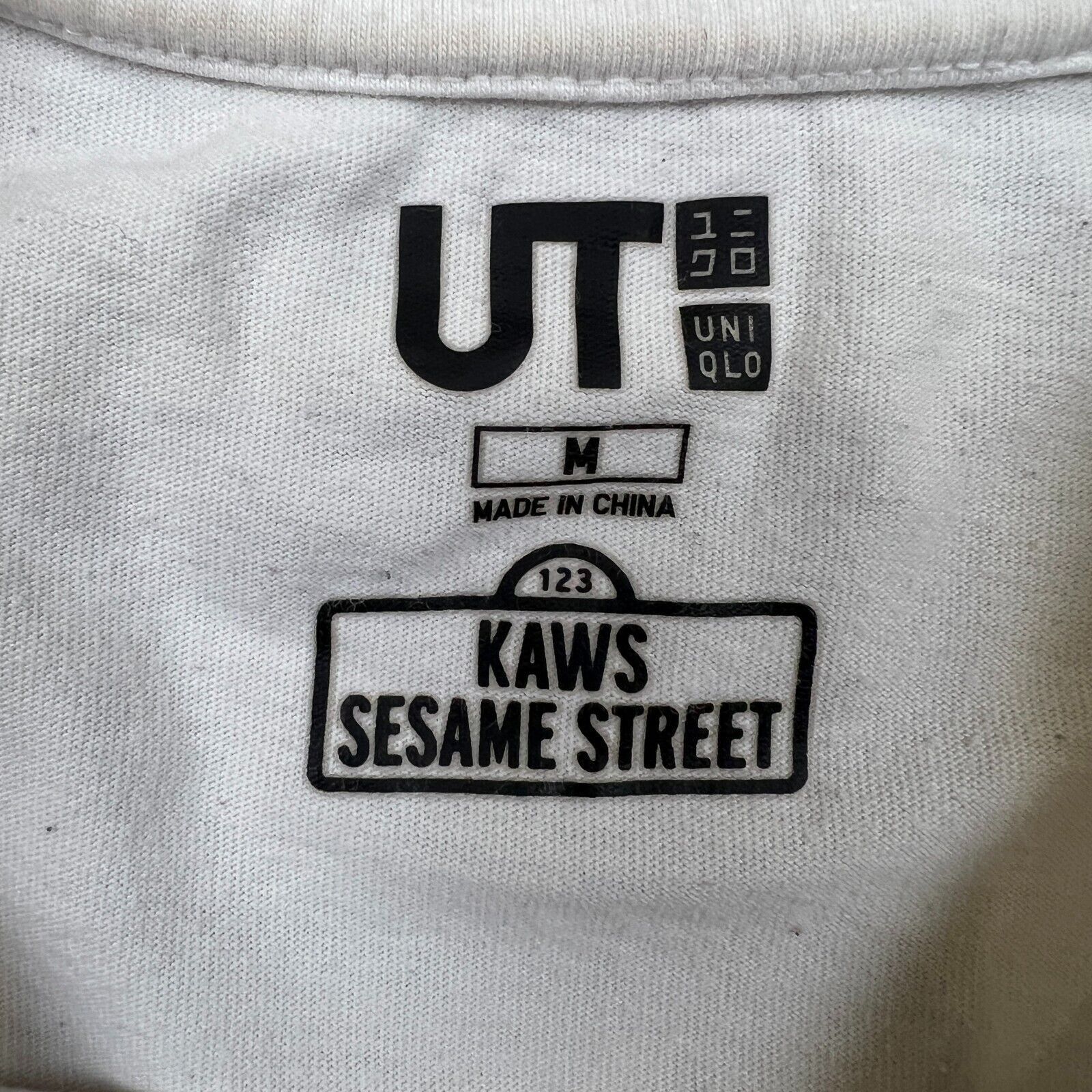 Kaws × Uniqlo Uniqlo x Kaws x Sesame Street Cookie Monster Tee T Shirt Size US M / EU 48-50 / 2 - 12 Thumbnail