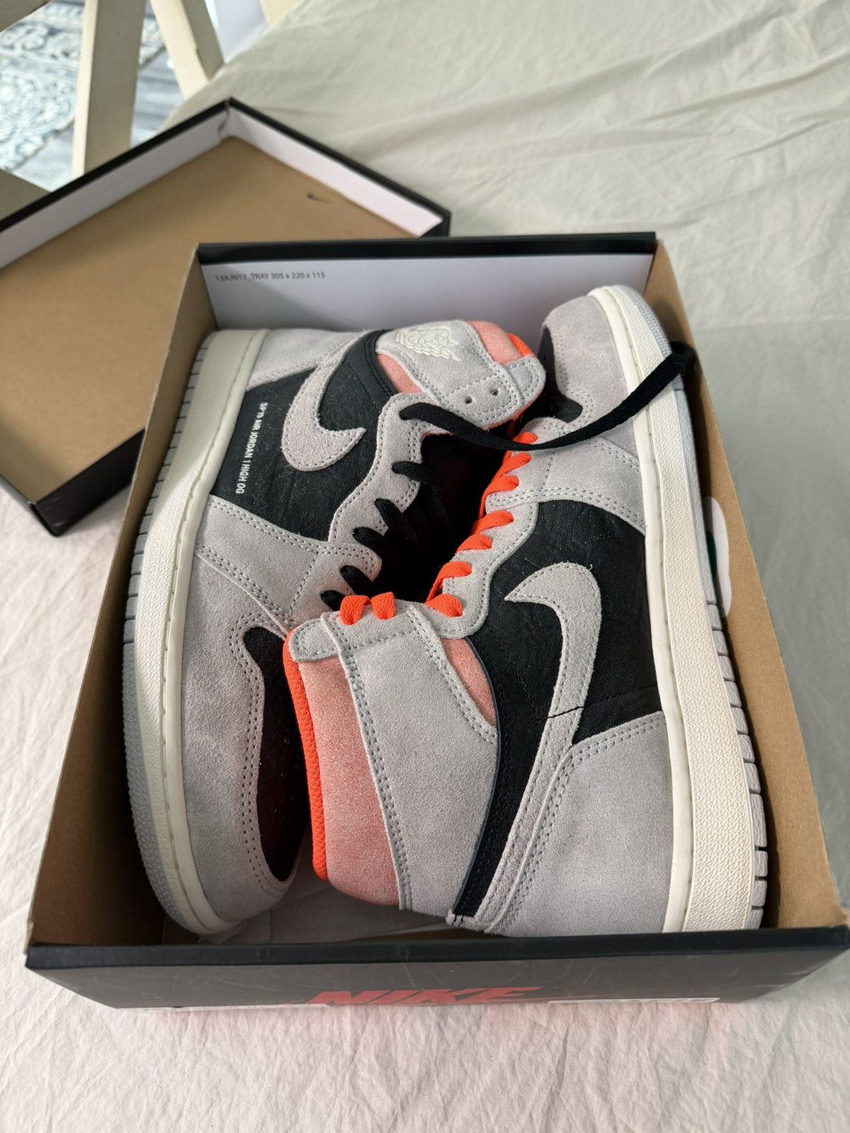 Nike Nike Jordan 1 High Hyper Crimson Neutral Grey spiderman Size US 9.5 / EU 42-43 - 4 Thumbnail
