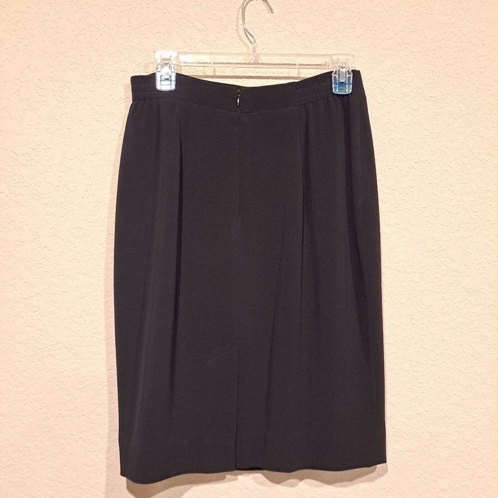 Other Dana Buchman Petites straight black skirt, lined, size 10P Size 32" / US 10 / IT 46 - 4 Thumbnail