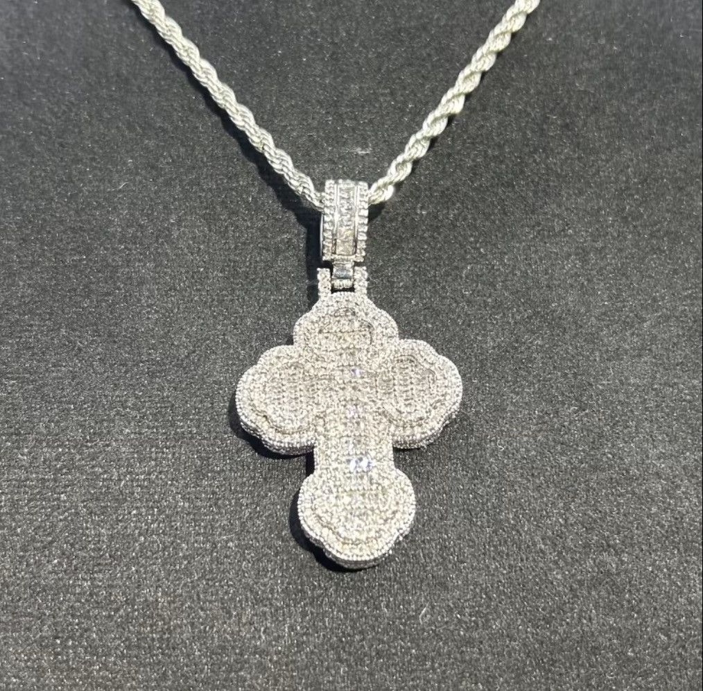 Other Iced Out Cross Pendant Necklace- Diamond Hip-Hop Chain Size ONE SIZE - 1 Thumbnail