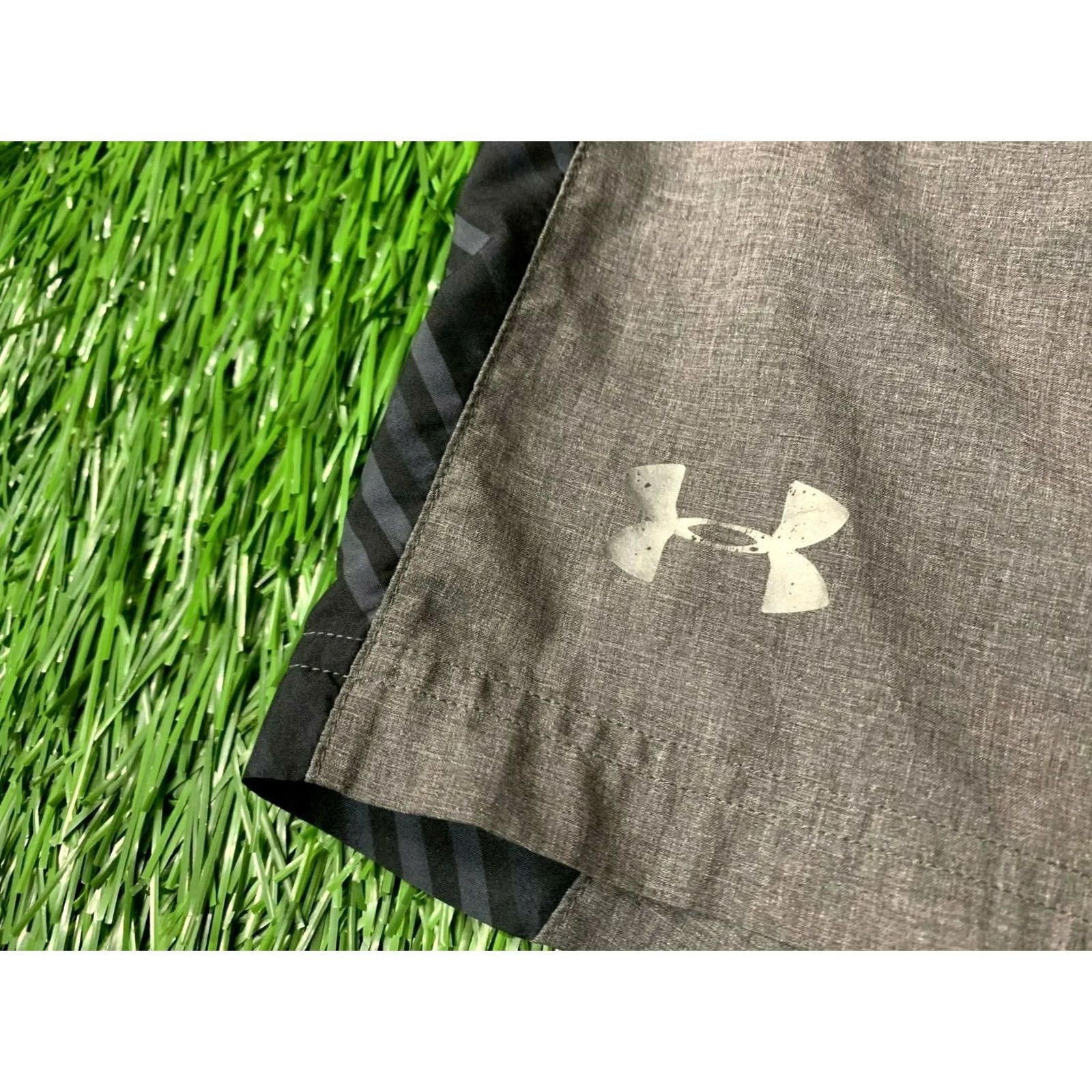 Under Armour UNDER ARMOUR HEATGEAR ORIGINAL 2016 MEN BEACH SHORTS M Gray Pockets Regular Swim Beach Mens Size US 31 - 2 Thumbnail
