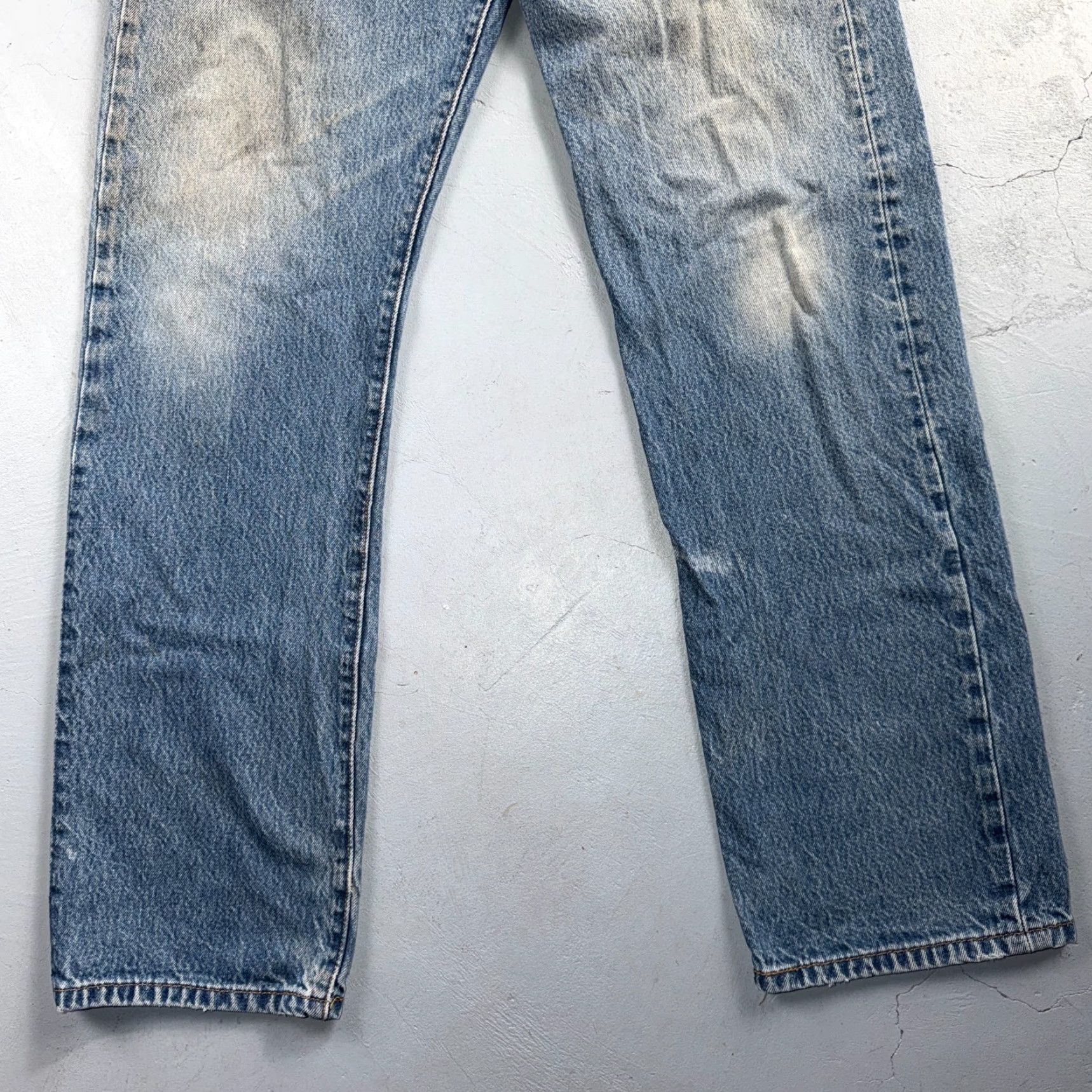 Levi's VINTAGE Levi's 501 Jeans Straight Blue Light Wash 35x34 501 Series 90s Men Regular Denim 5-Pocket Represents Casual Size US 35 - 3 Thumbnail