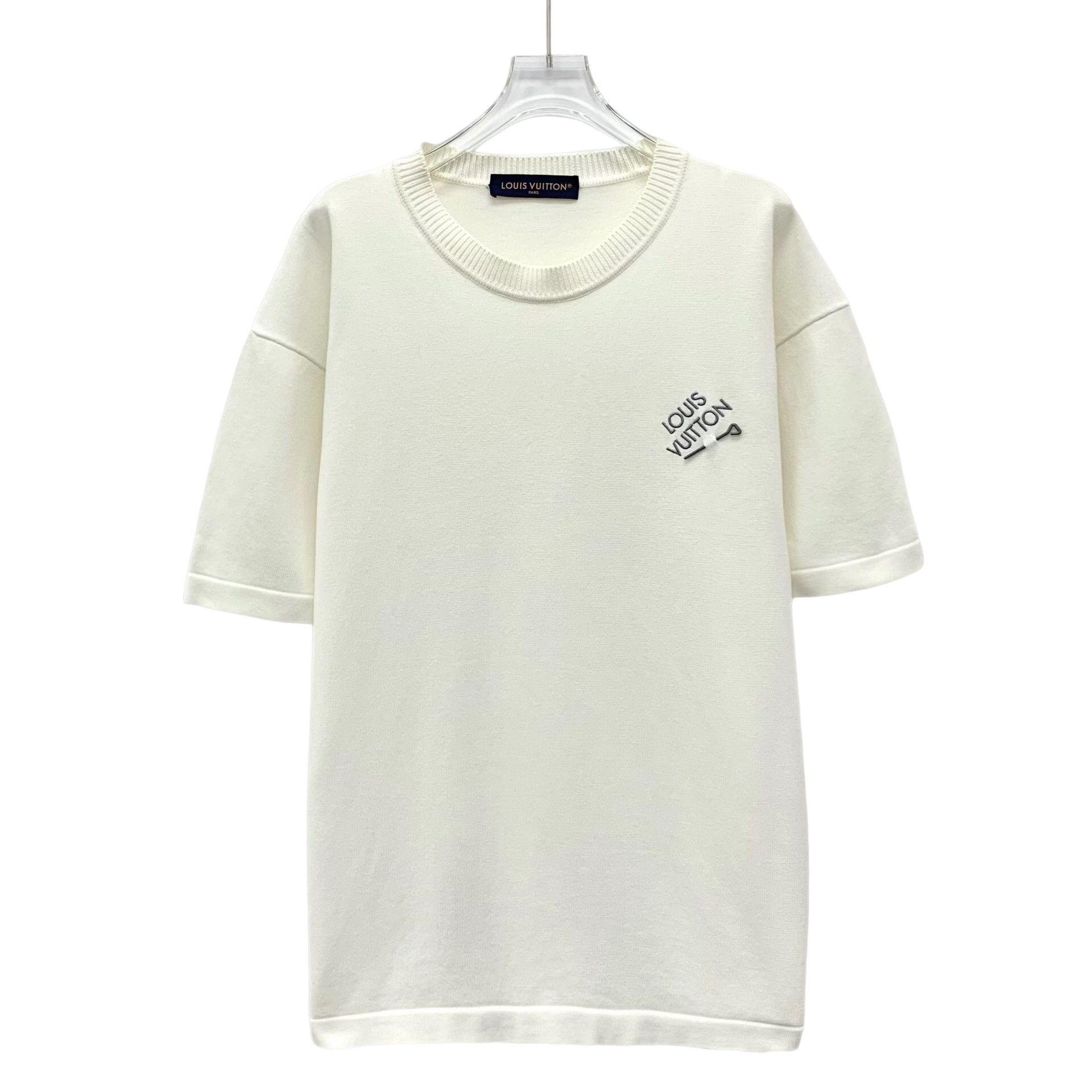 Louis Vuitton Louis Vuitton Embroidered Pin Logo T-Shirt XL Size US XL / EU 56 / 4 - 1 Thumbnail