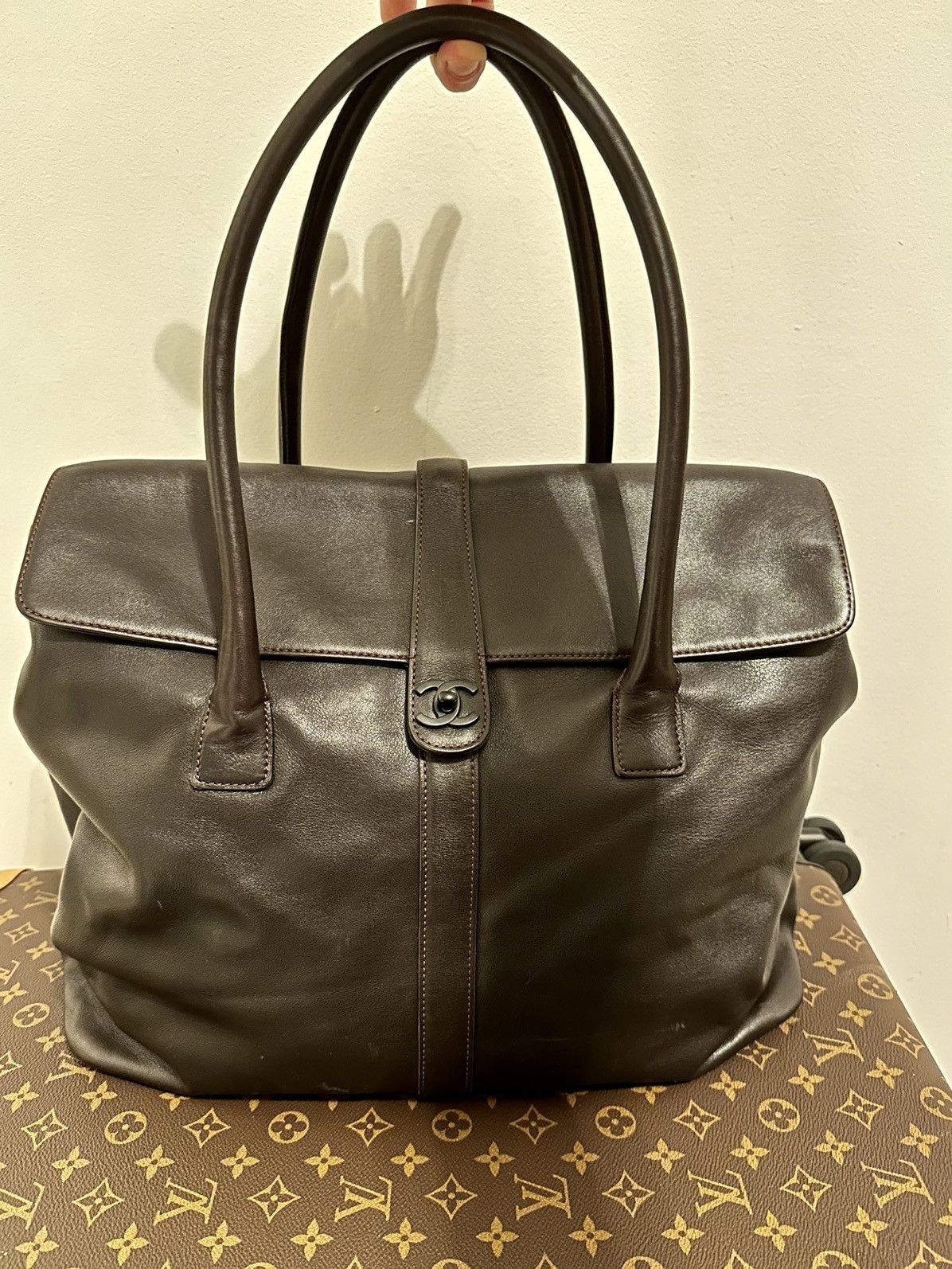 Chanel × Vintage Vintage Chanel Travel Bag in Dark Bordeaux Leather 1999 RARE Size ONE SIZE - 1 Thumbnail