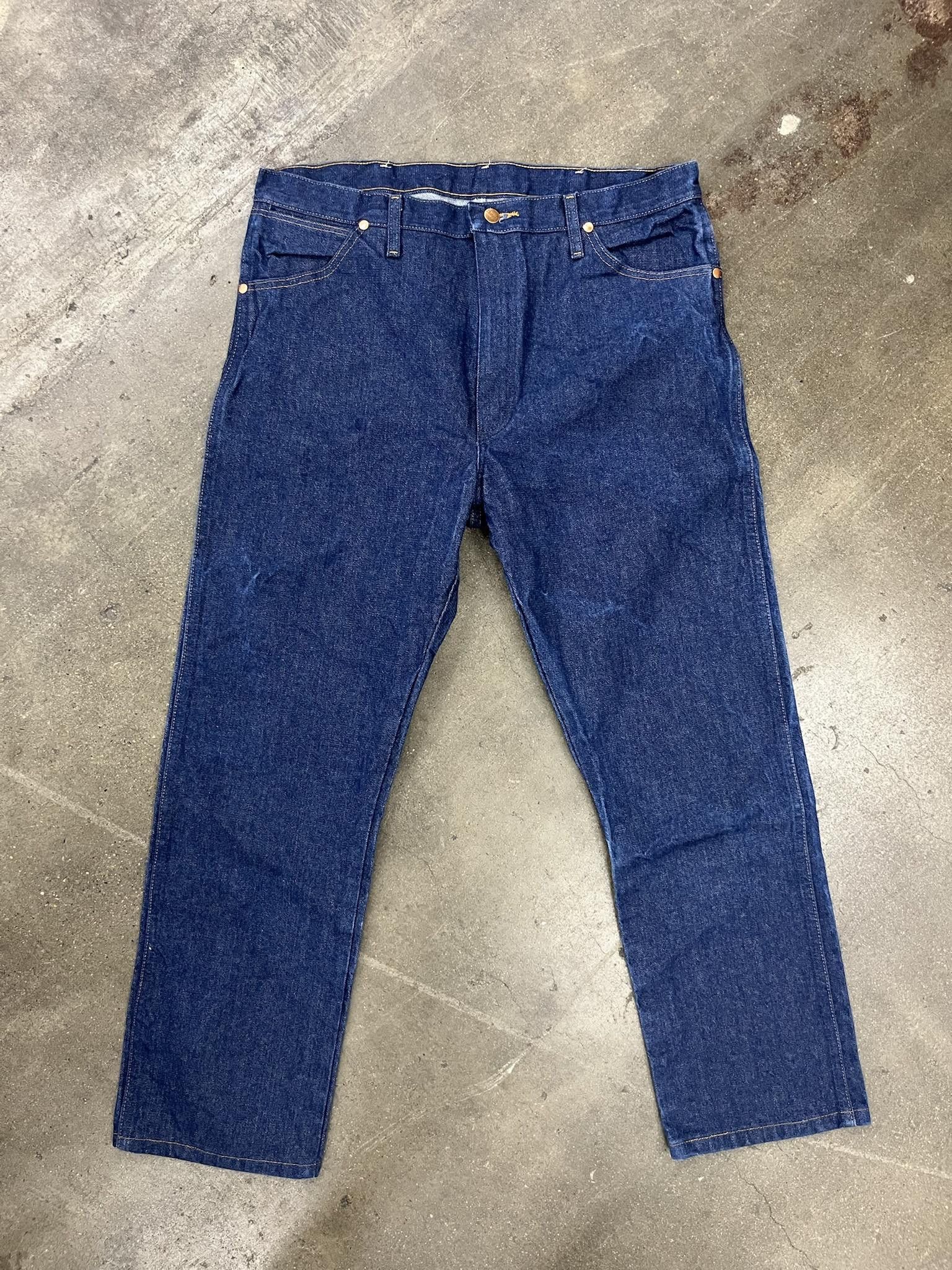 Vintage 1990's Wrangler Regulat Fit Darkwash Jeans Size US 38 / EU 54 - 1 Thumbnail