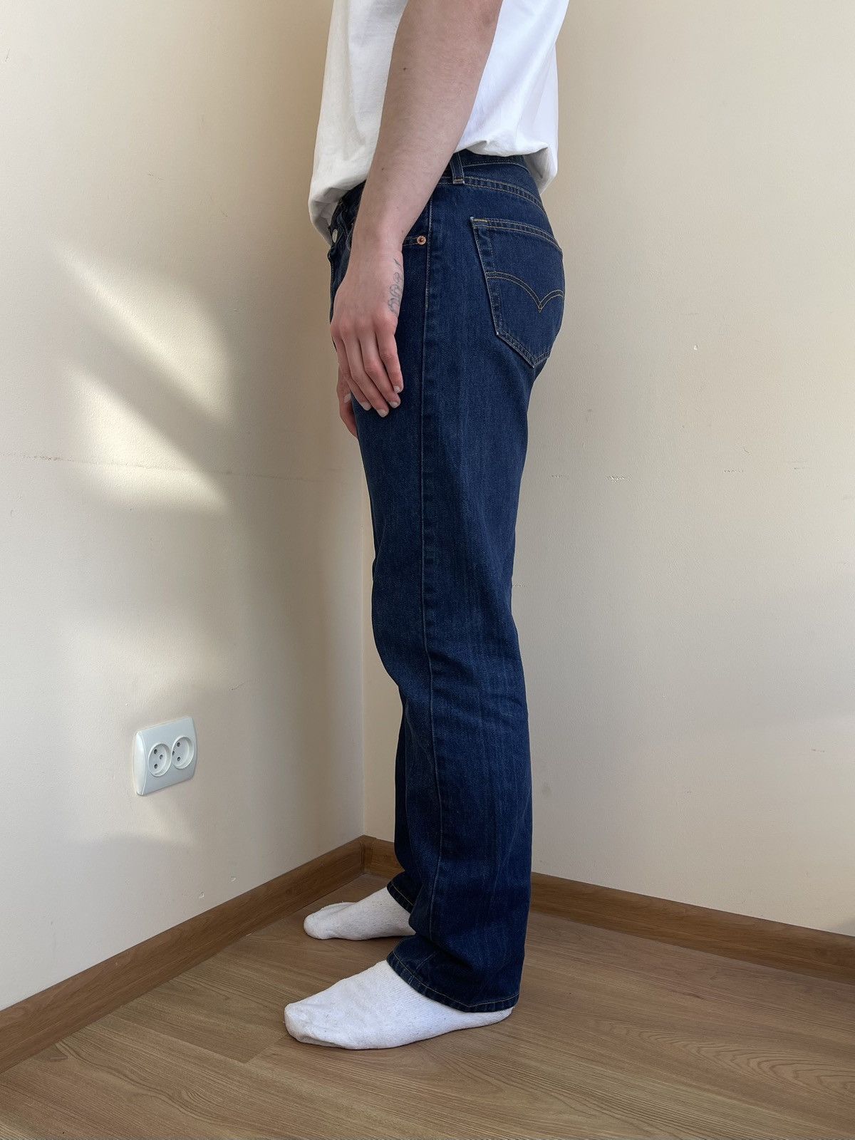 Levi's 501 Tapered Regular Fit 5 Pocket Denim Jeans 2000s 31x30 L30 Size US 31 - 4 Thumbnail