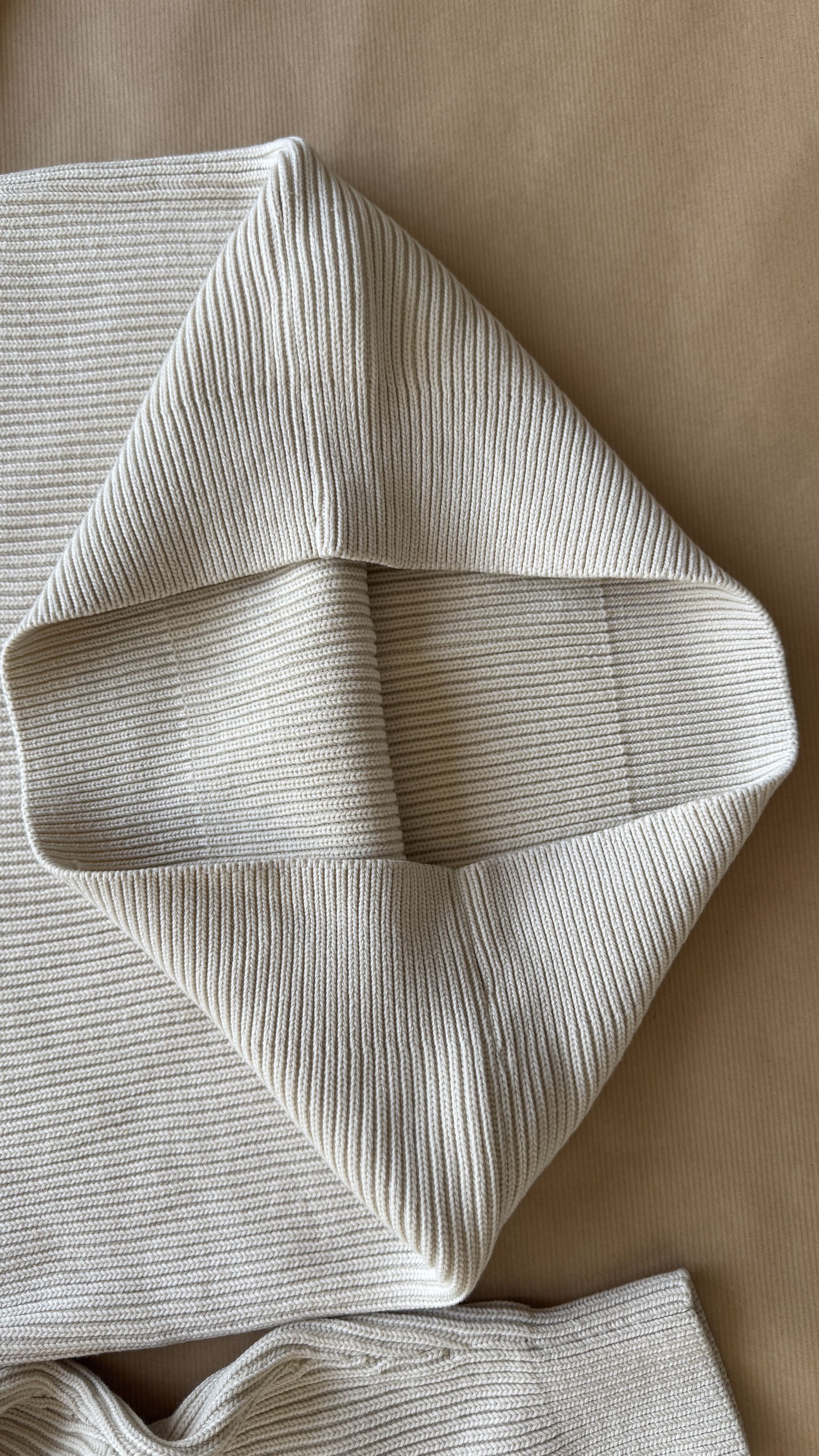 Auralee aa . 4 . as new . SUPER FINE WOOL RIB KNIT BIG P/O .A6AP01RK Size US S / EU 44-46 / 1 - 8 Thumbnail