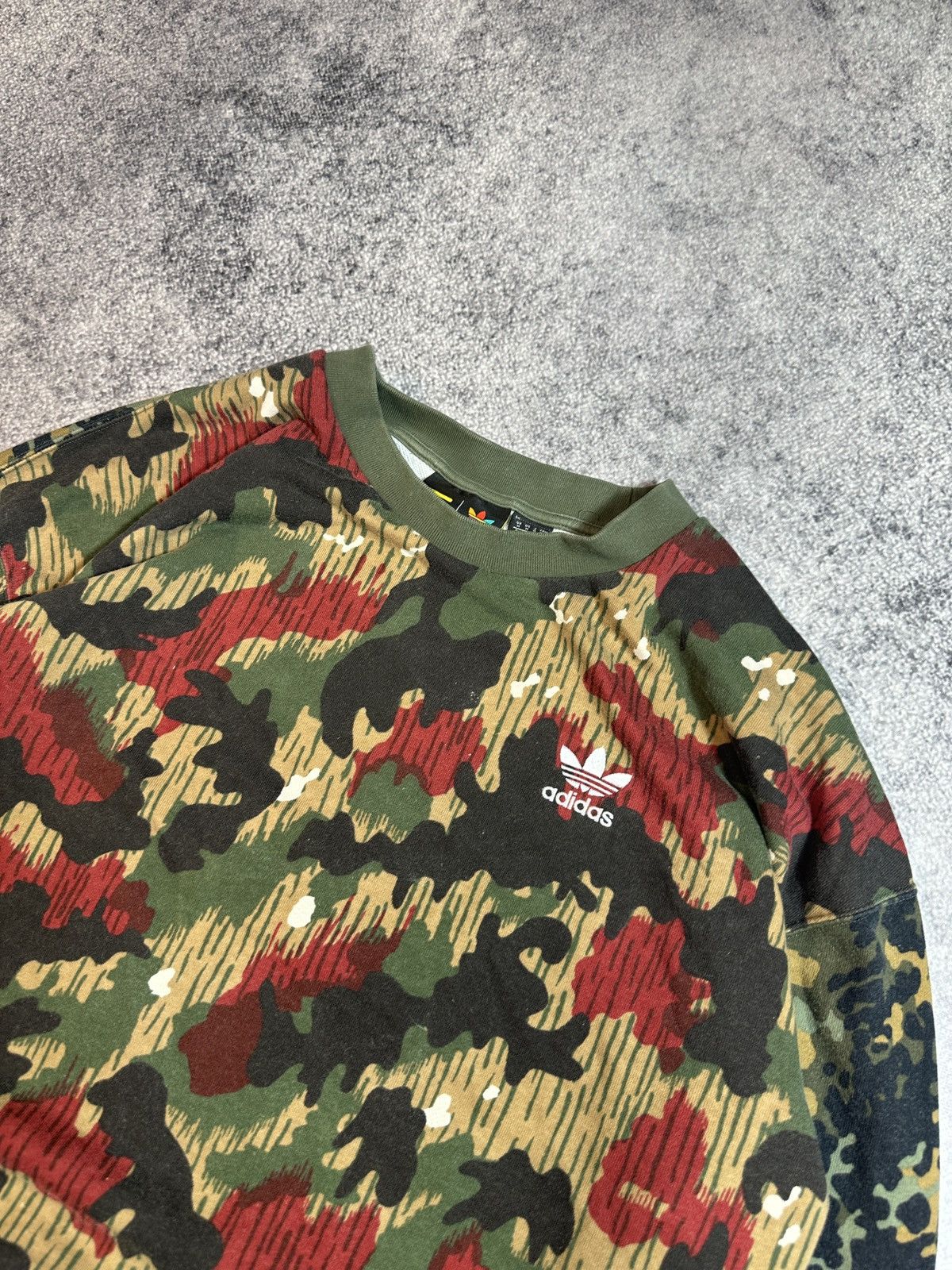 Adidas × Pharrell Hu Adidas Pharrell Williams Camo Sweatshirt Streetwear M Size US M / EU 48-50 / 2 - 4 Thumbnail