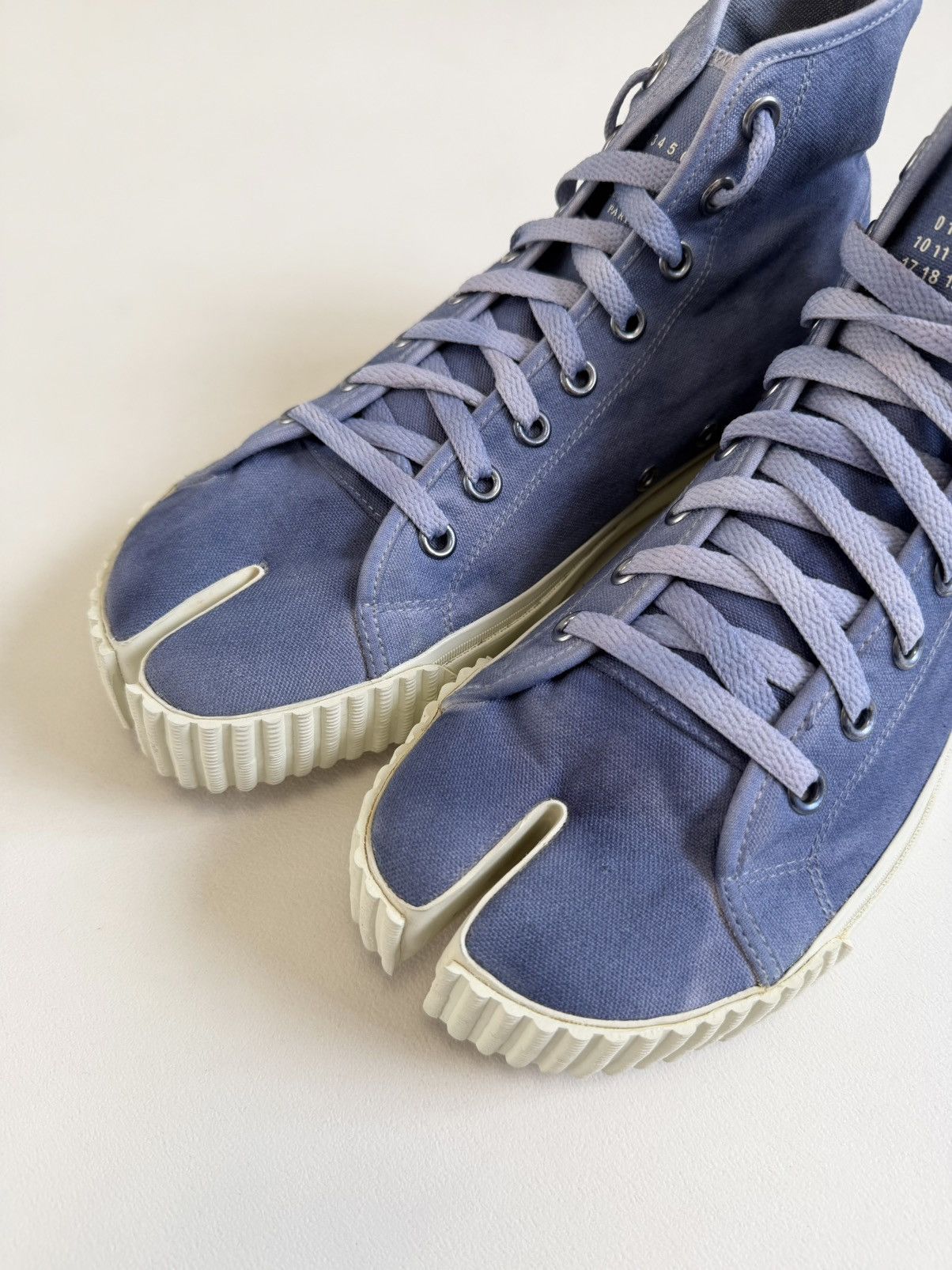 Maison Margiela Sample Blue Tie Dye Canvas Tabi Sneakers Size US 11 / EU 44 - 12 Thumbnail