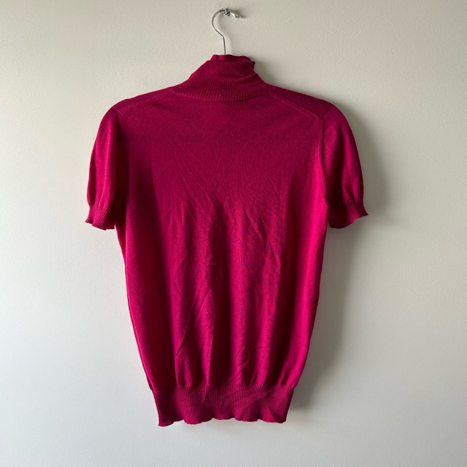 Gucci Gucci fuchsia short sleeve cashmere turtleneck SMALL (AS IS) Size S / US 4 / IT 40 - 6 Thumbnail