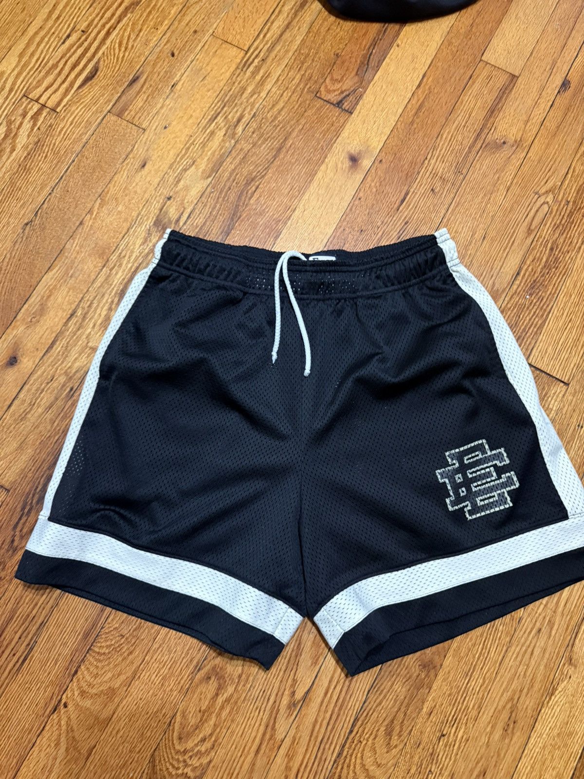 Eric Emanuel Eric Emanuel Black Shorts Size XL Size US 36 / EU 52 - 1 Thumbnail
