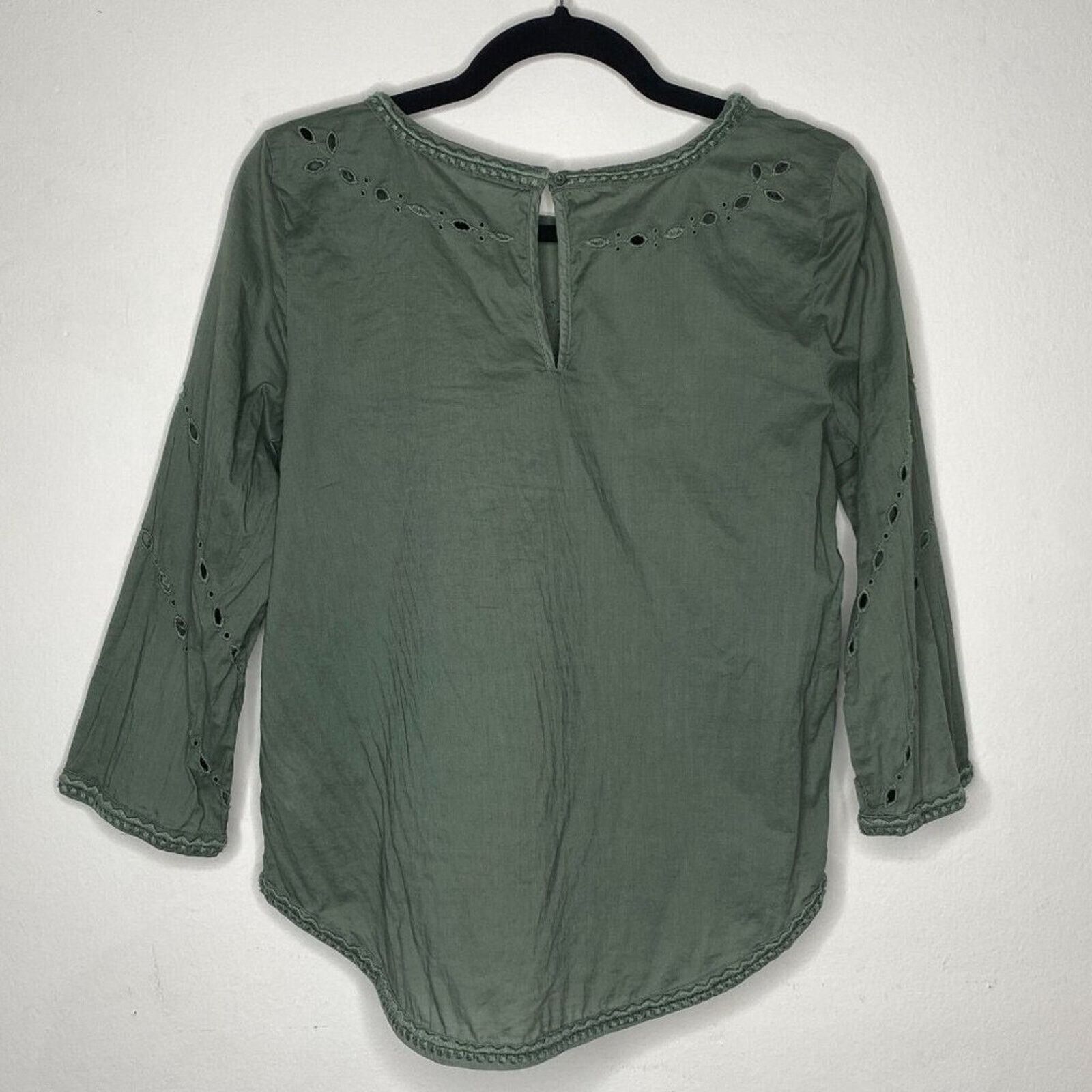 Gap Gap Green Embroidered Eyelet 3/4 Sleeve Crew Neck Blouse XS Size XS / US 0-2 / IT 36-38 - 2 Thumbnail