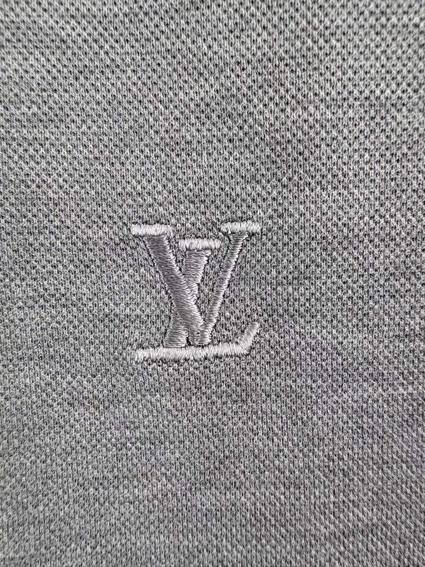Louis Vuitton LOUIS VUITTON Grey Long-Sleeve Polo with Embroidered Logo K1 Size US XL / EU 56 / 4 - 3 Thumbnail