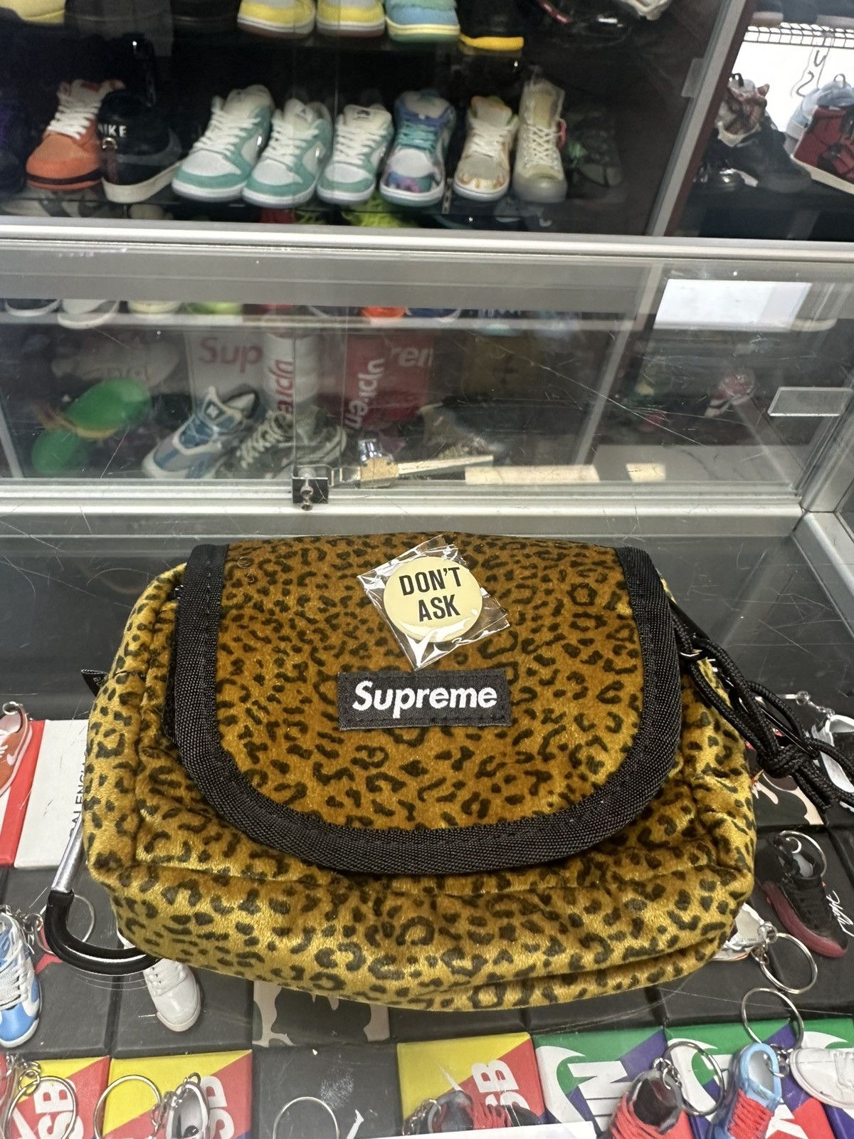 Supreme Supreme Velvet Mini Pouch (Brown) Size ONE SIZE - 4 Thumbnail
