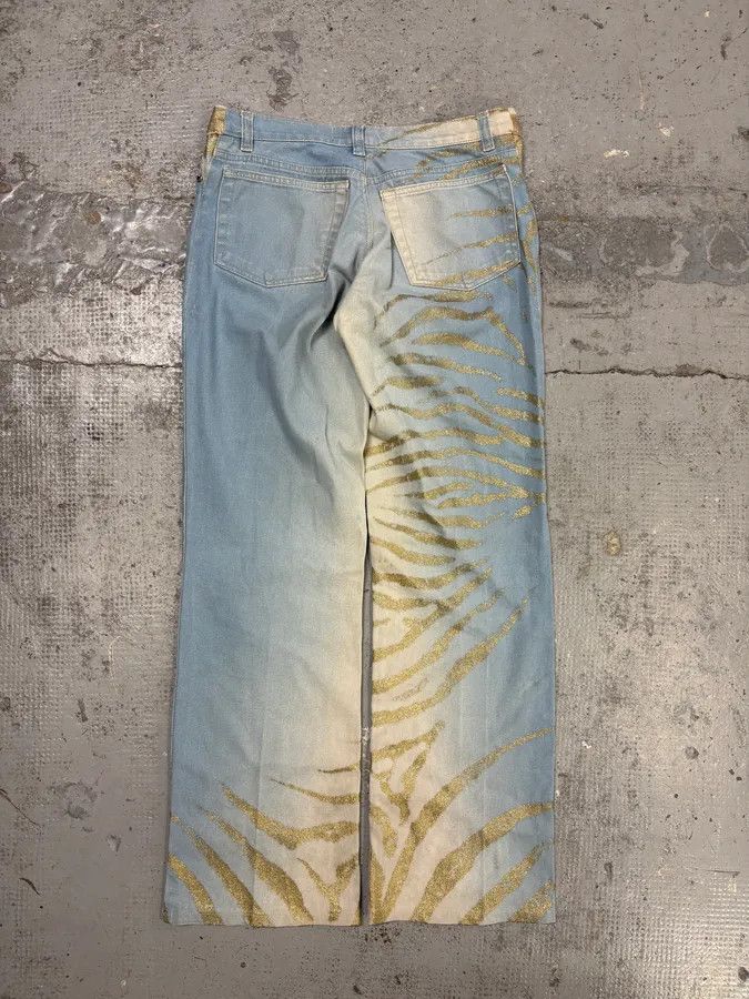 Roberto Cavalli 2000s Roberto Cavalli Light Blue Denim Gold Zebra Print Jeans Size 28" / US 6 / IT 42 - 6 Thumbnail
