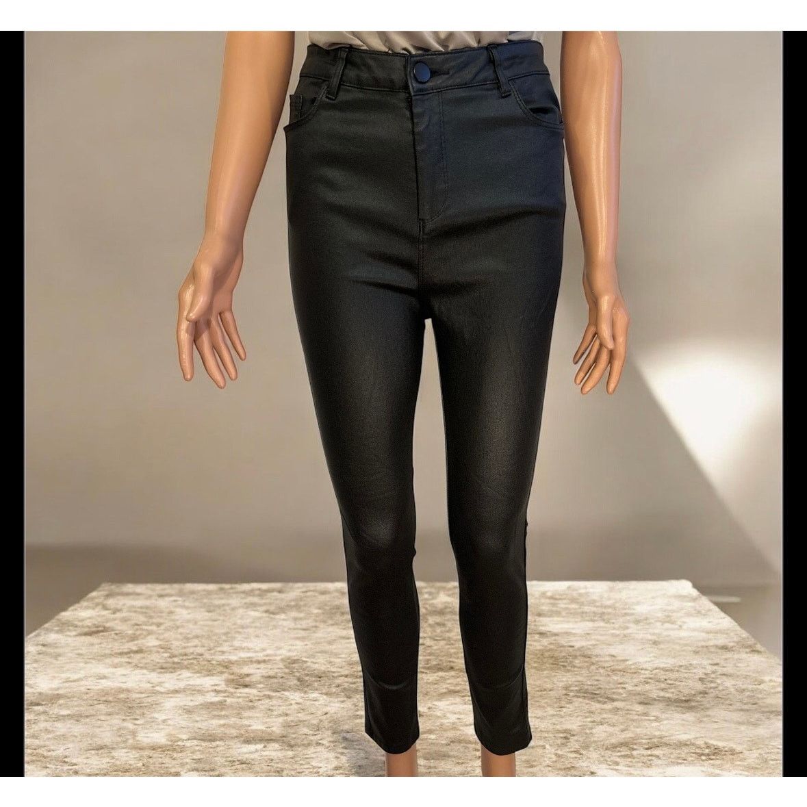 The Unbranded Brand Apperloth PU Leather Skinny Pants Size Medium Size 30" / US 8 / IT 44 - 1 Thumbnail