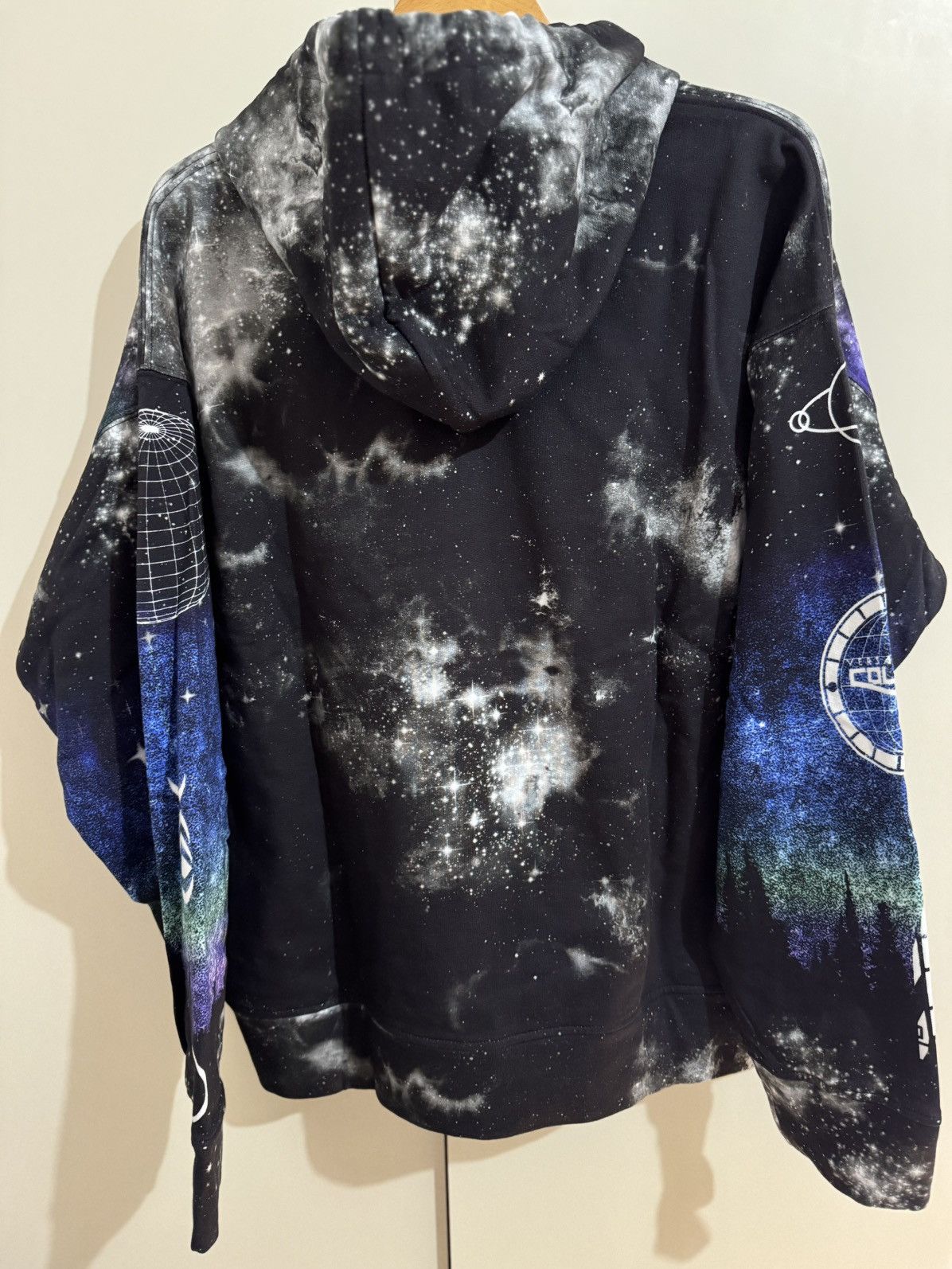 Versace Jeans Couture Versace Jeans Couture “New Moon” Hoodie – Size M Size US M / EU 48-50 / 2 - 4 Thumbnail