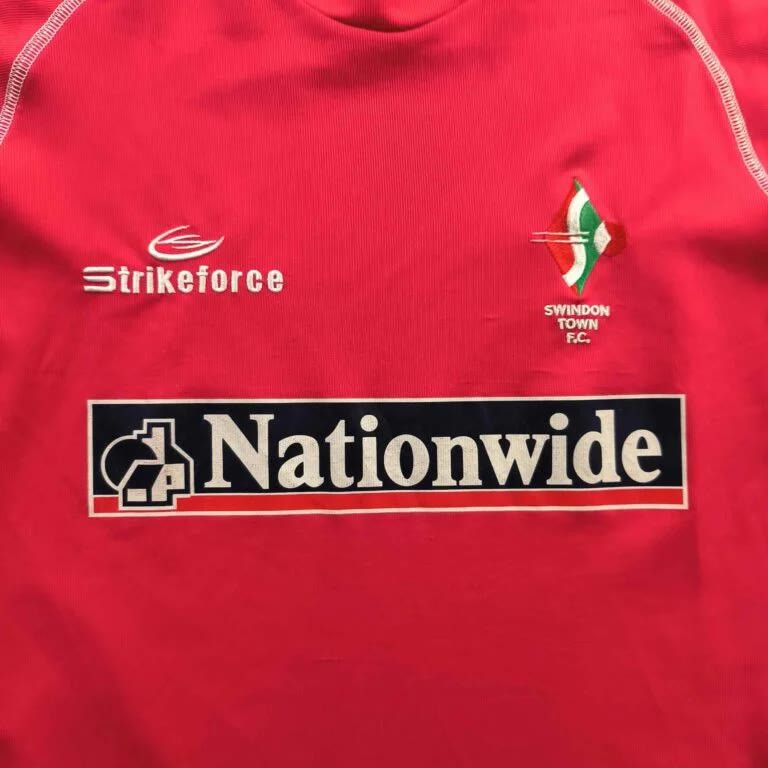 Other Swindon Town 2004-05 Strikeforce home football jersey size L Size US L / EU 52-54 / 3 - 4 Thumbnail