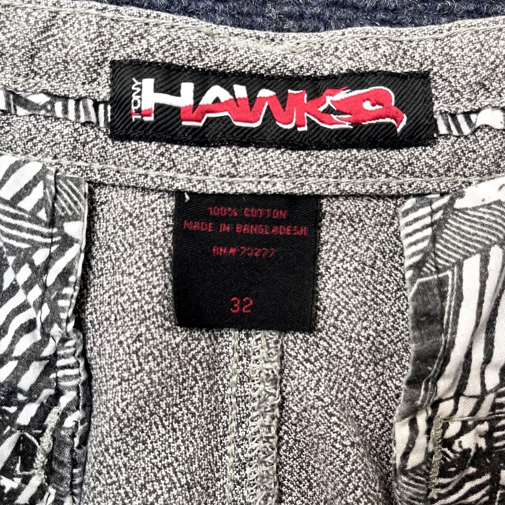 Vintage VINTAGE Tony Hawk Shorts Mens 32 Gray Y2K Chino Geometric Flat Front Casual Inseam Size US 32 / EU 48 - 2 Thumbnail