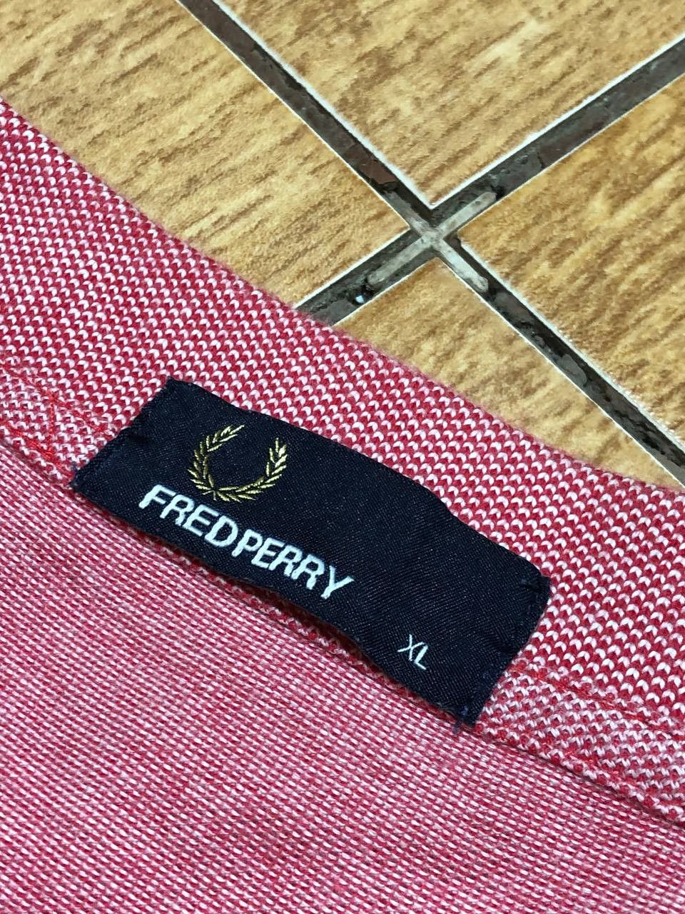 Fred Perry Y2K Polo Fred Perry logo T-shirt Vintage streetwear Size US XL / EU 56 / 4 - 2 Thumbnail