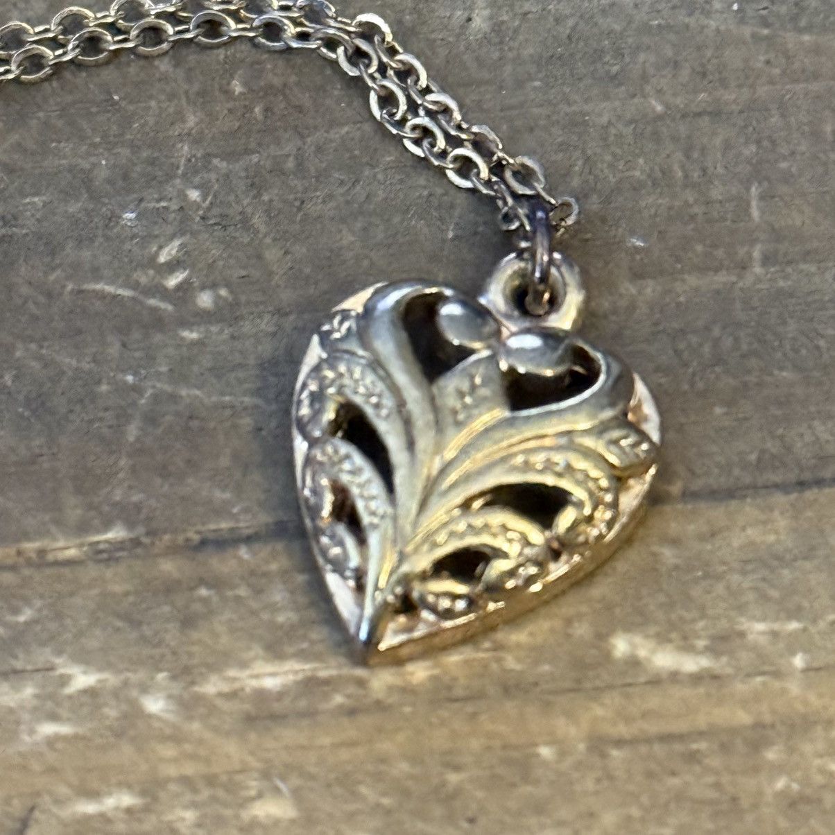 Vintage Vintage gold tone filigree heart pendant necklace Size ONE SIZE - 4 Thumbnail