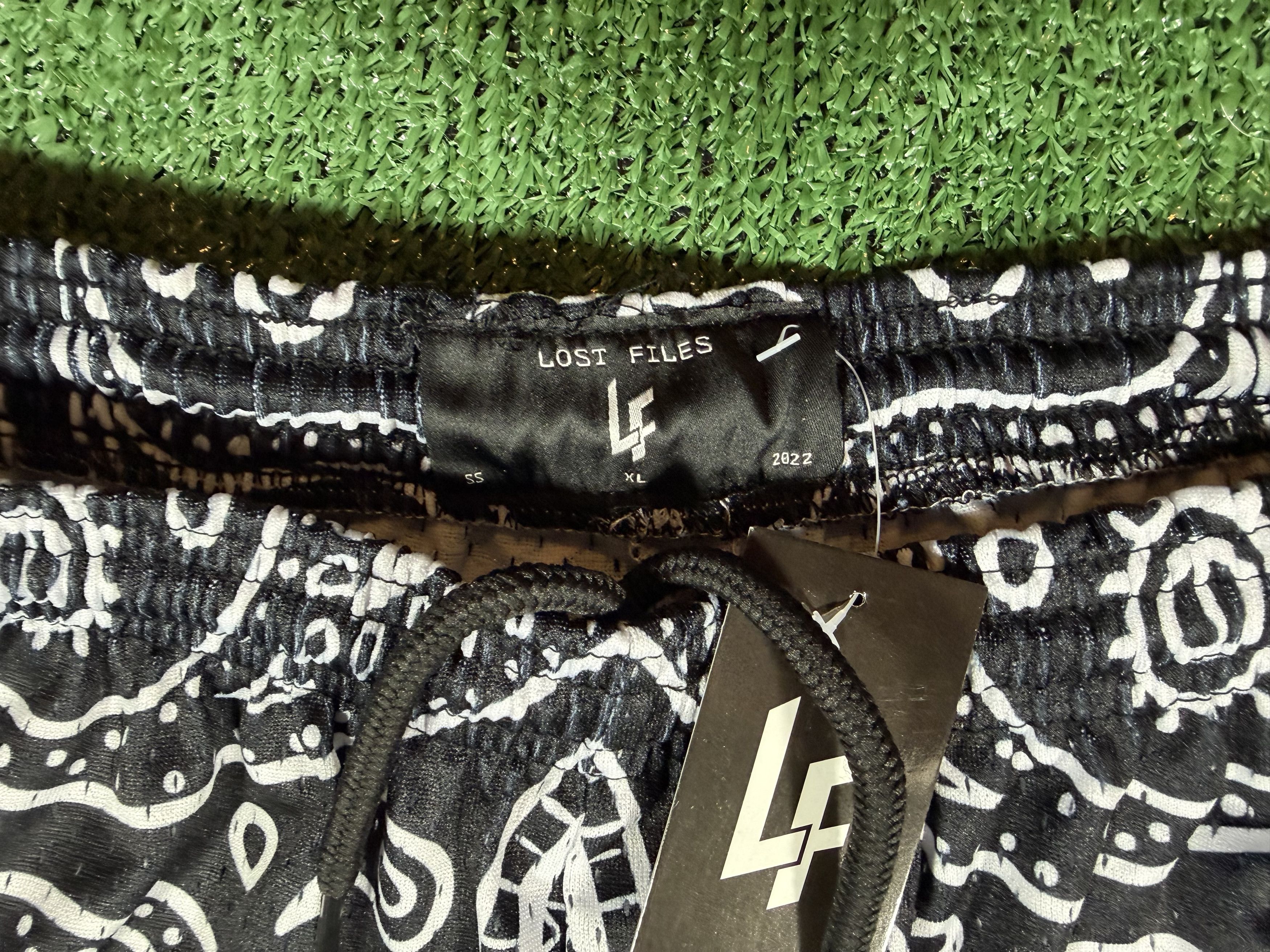 Other Lost Files Black Paisley Mesh Shorts XL Size US 36 / EU 52 - 3 Thumbnail