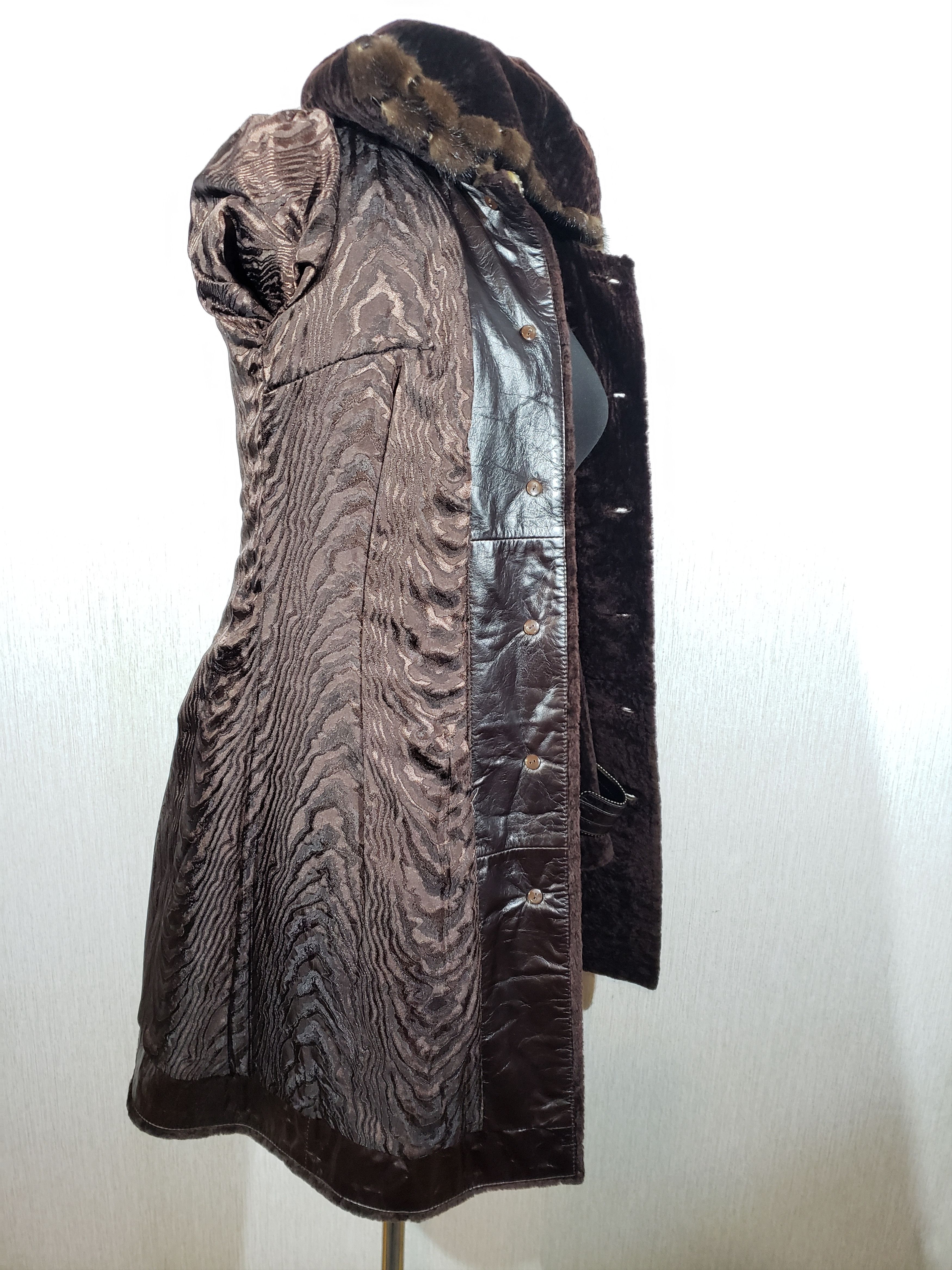 Other Brown women's fur coat with a warm hood Size M / US 6-8 / IT 42-44 - 8 Thumbnail