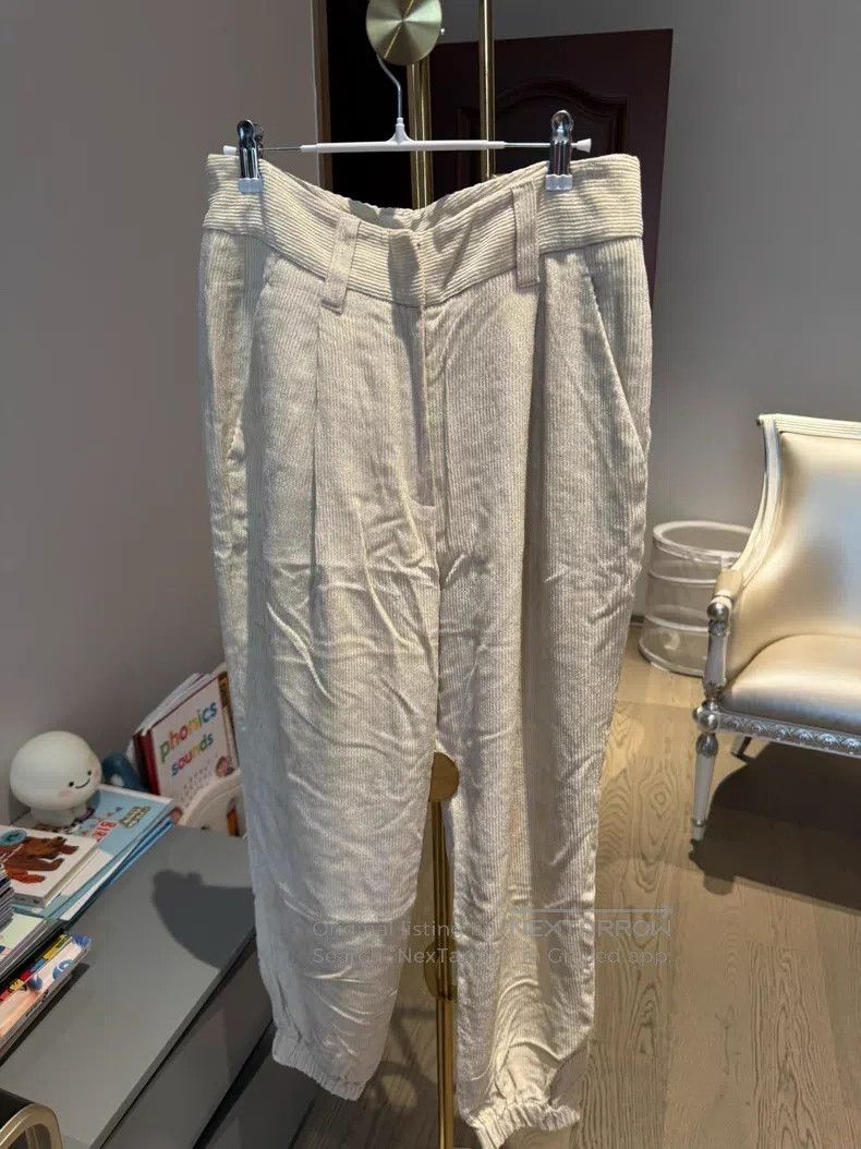 Brunello Cucinelli Brunello Cucinelli Corduroy casual pants Size 26" / US 2 / IT 38 - 1 Thumbnail