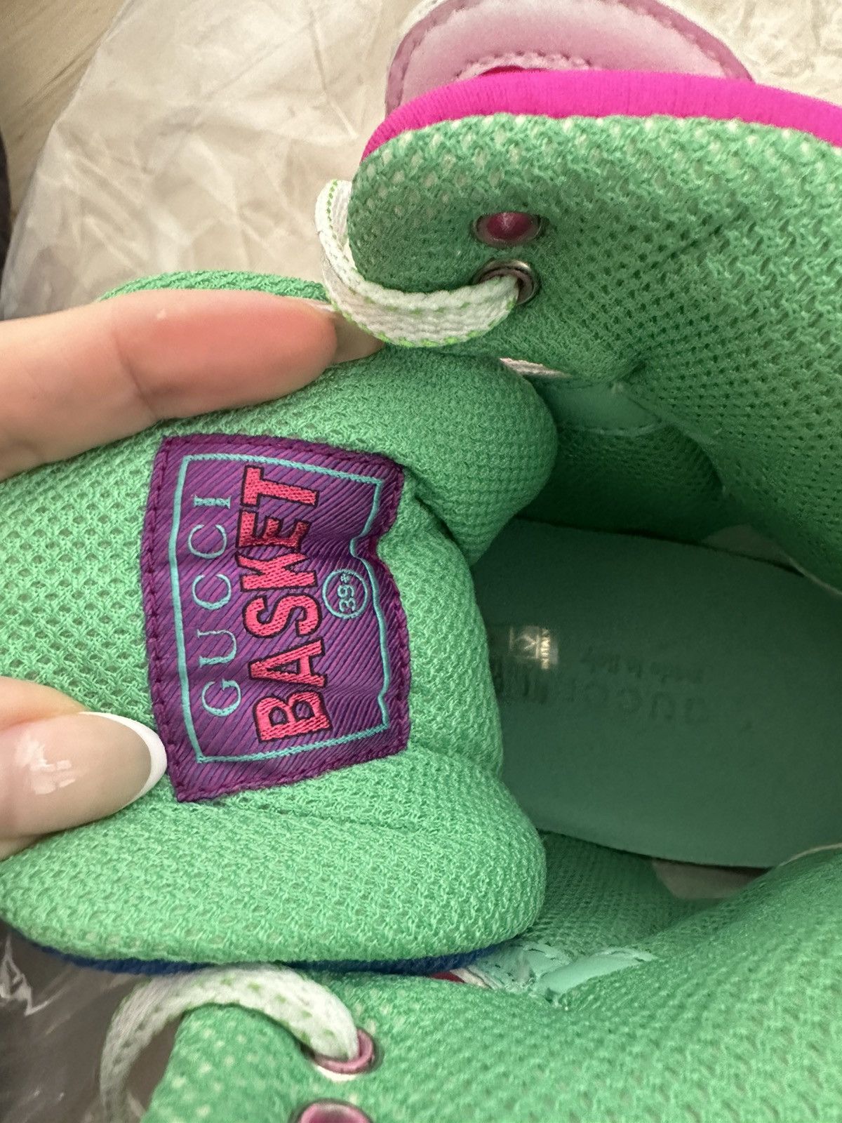 Gucci WOMEN'S GUCCI BASKET SNEAKER Size US 9.5 / IT 39.5 - 8 Thumbnail