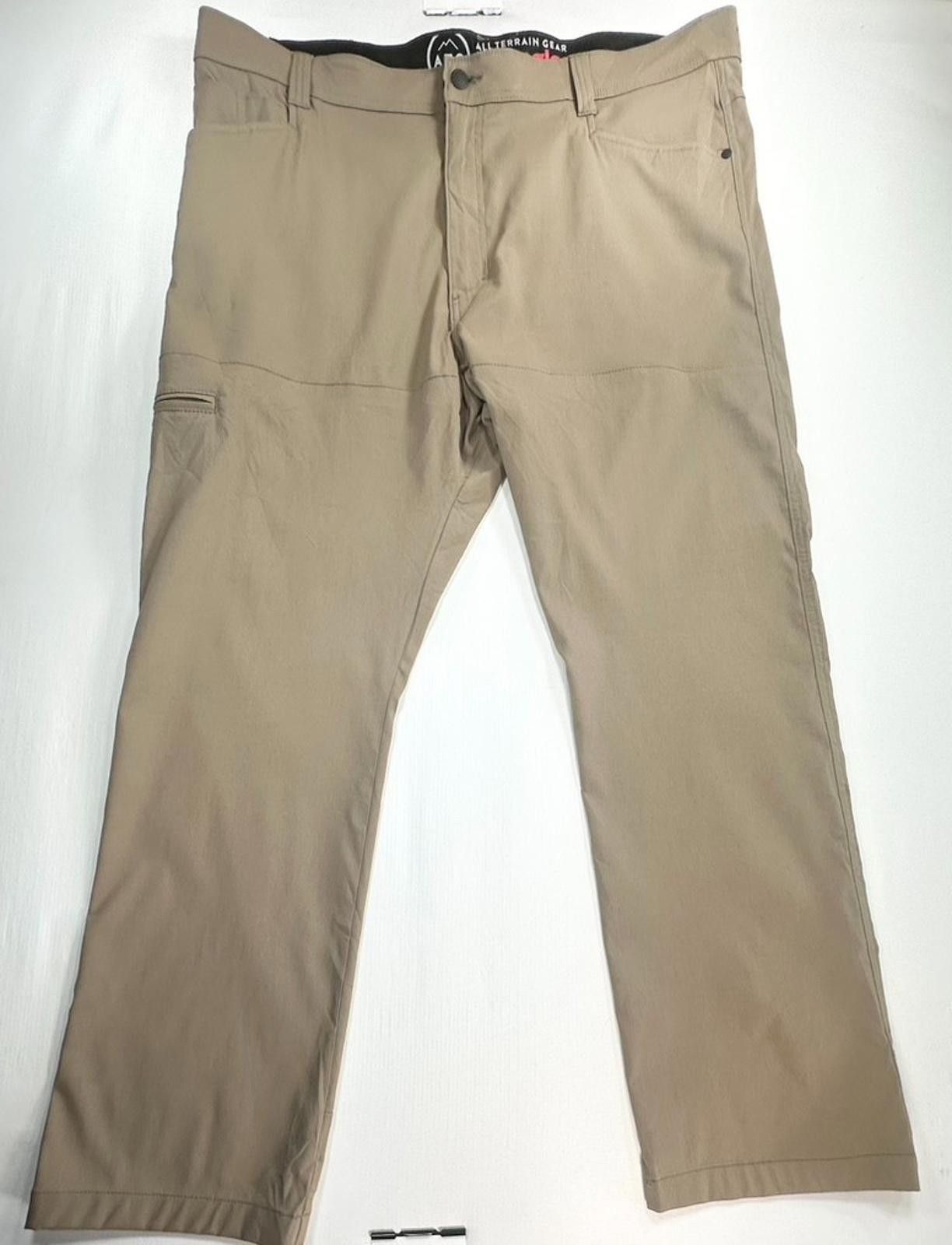 Wrangler Wrangler All Terrain Gear Elastic Cargo Pant Brown Men 42/30 Size US 42 / EU 58 - 1 Thumbnail