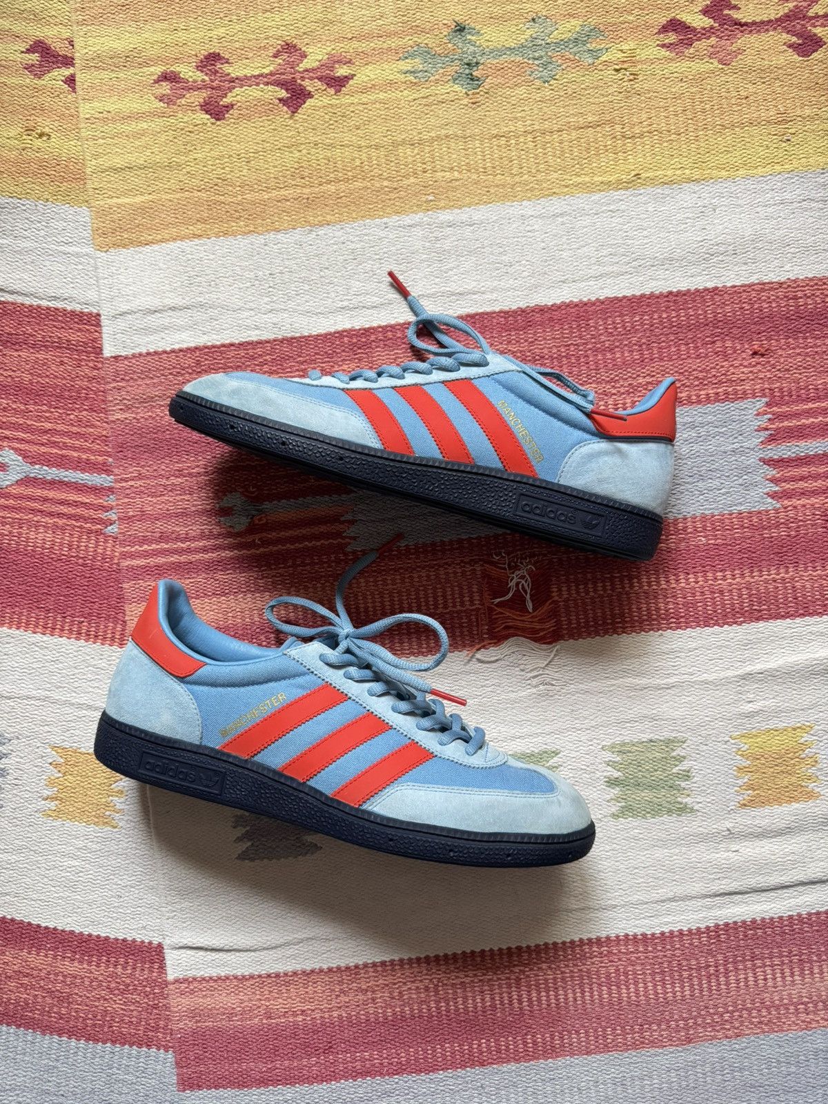 Adidas 2010❗️Adidas Manchester Limited Edition 1/500 Suede Sneakers Size US 9.5 / EU 42-43 - 2 Thumbnail