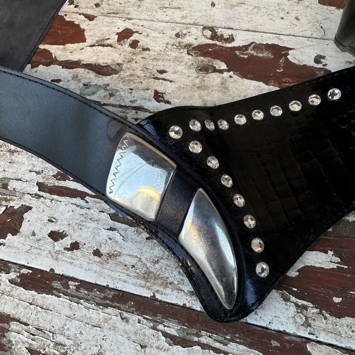 20471120 Vintage Women’s Fang Leather Belt Grunge Hype Trend Size ONE SIZE - 3 Thumbnail