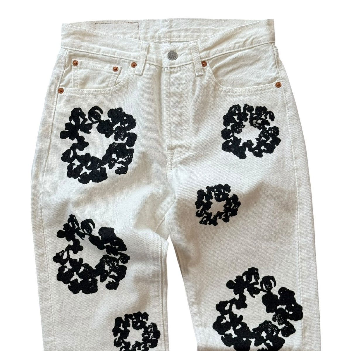 DENIM TEARS Denim Tears x Levi’s Cotton Wreath Jean White Size US 28 / EU 44 - 2 Thumbnail