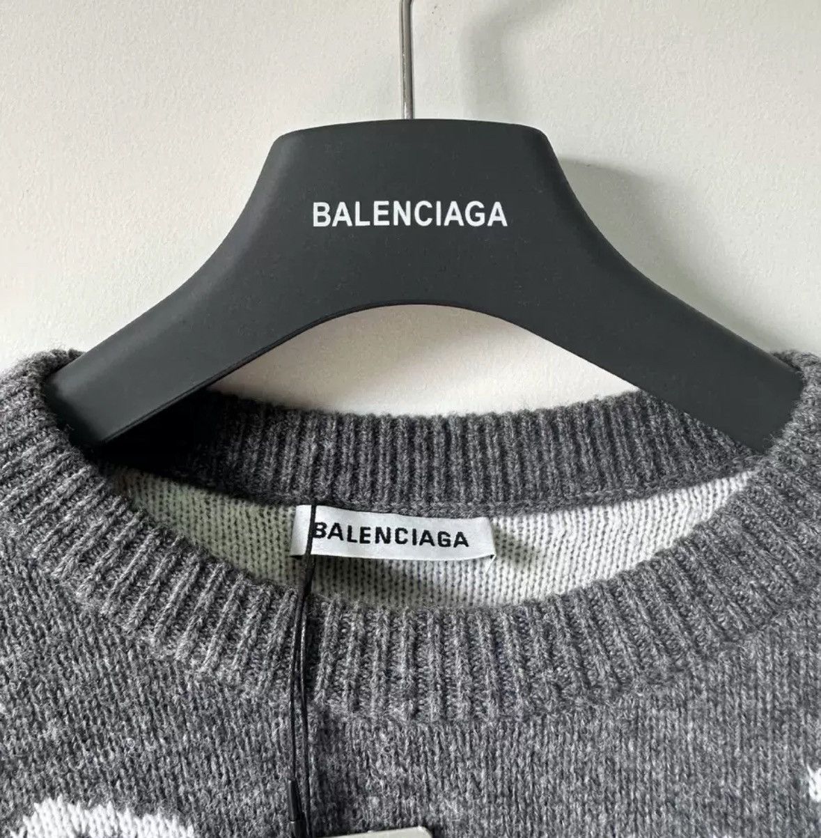 Balenciaga Balenciaga grey bullet screen logo sweater2412-Nextarrow Size US S / EU 44-46 / 1 - 6 Thumbnail