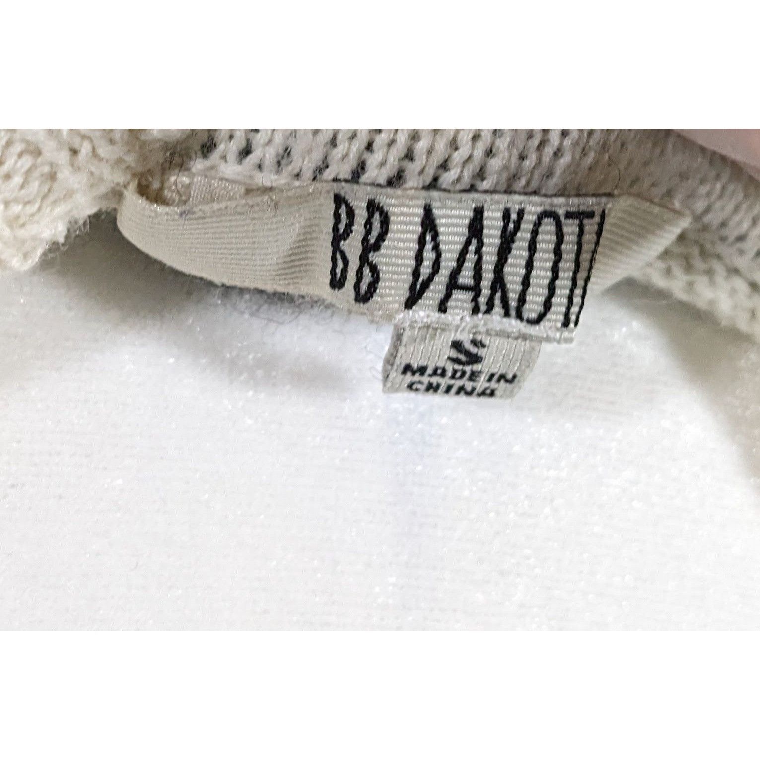 BB Dakota Trendy Warm Black And White V Neck Sweater by BB Dakota Size S / US 4 / IT 40 - 6 Thumbnail