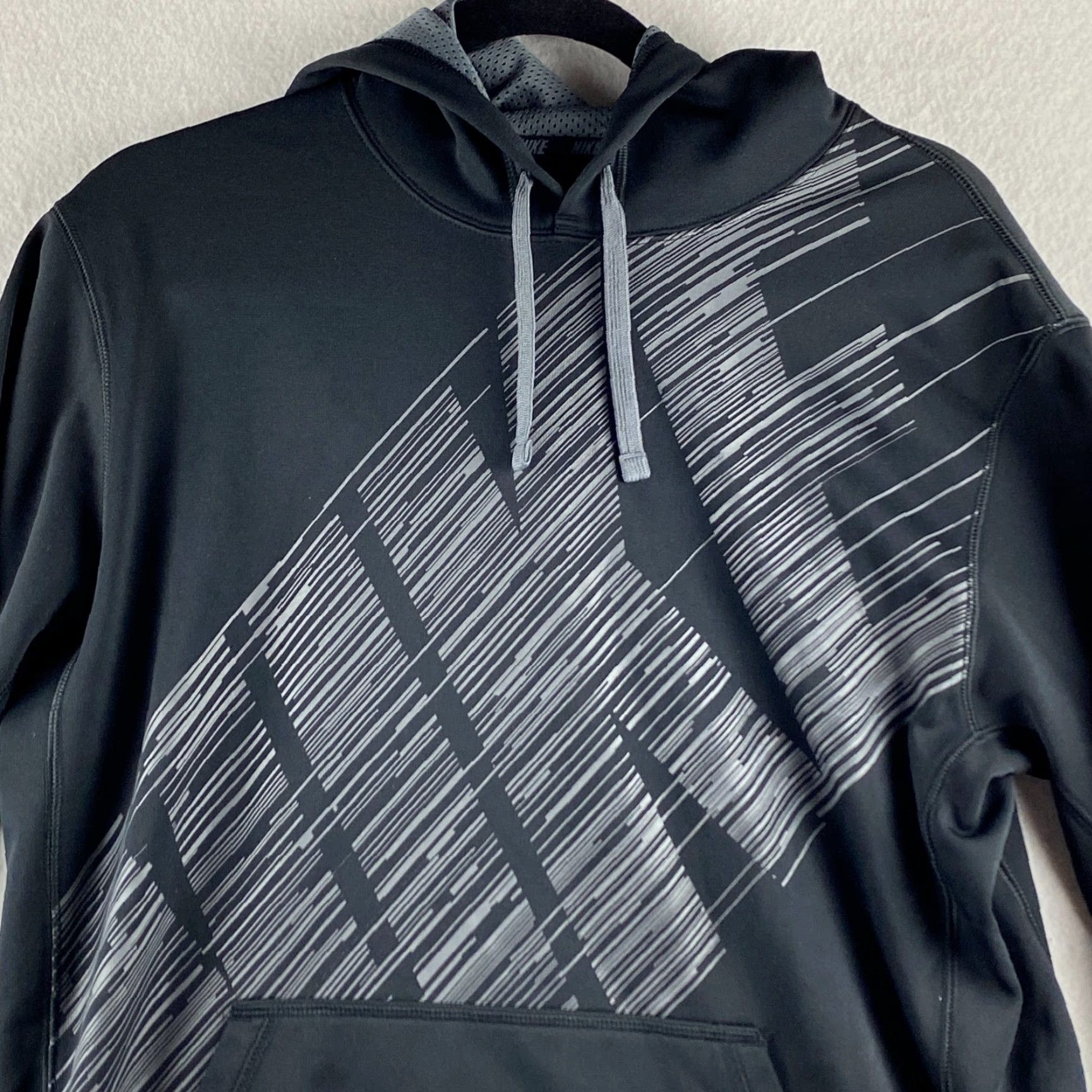 Nike Nike Hoodie Mens M Black Pullover Therma Fit Logo Fleece Hooded Size US M / EU 48-50 / 2 - 2 Thumbnail