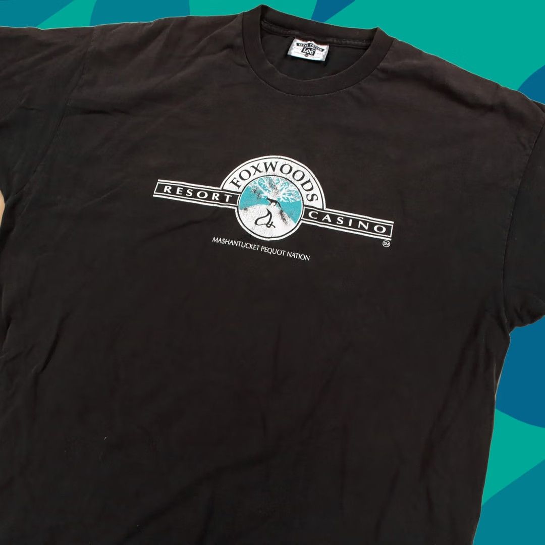 Lee VINTAGE Foxwoods Resort Casino t-shirt 2XL tag 90s USA Made Lee Gambling Poker Mens Size US XXL / EU 58 / 5 - 1 Thumbnail