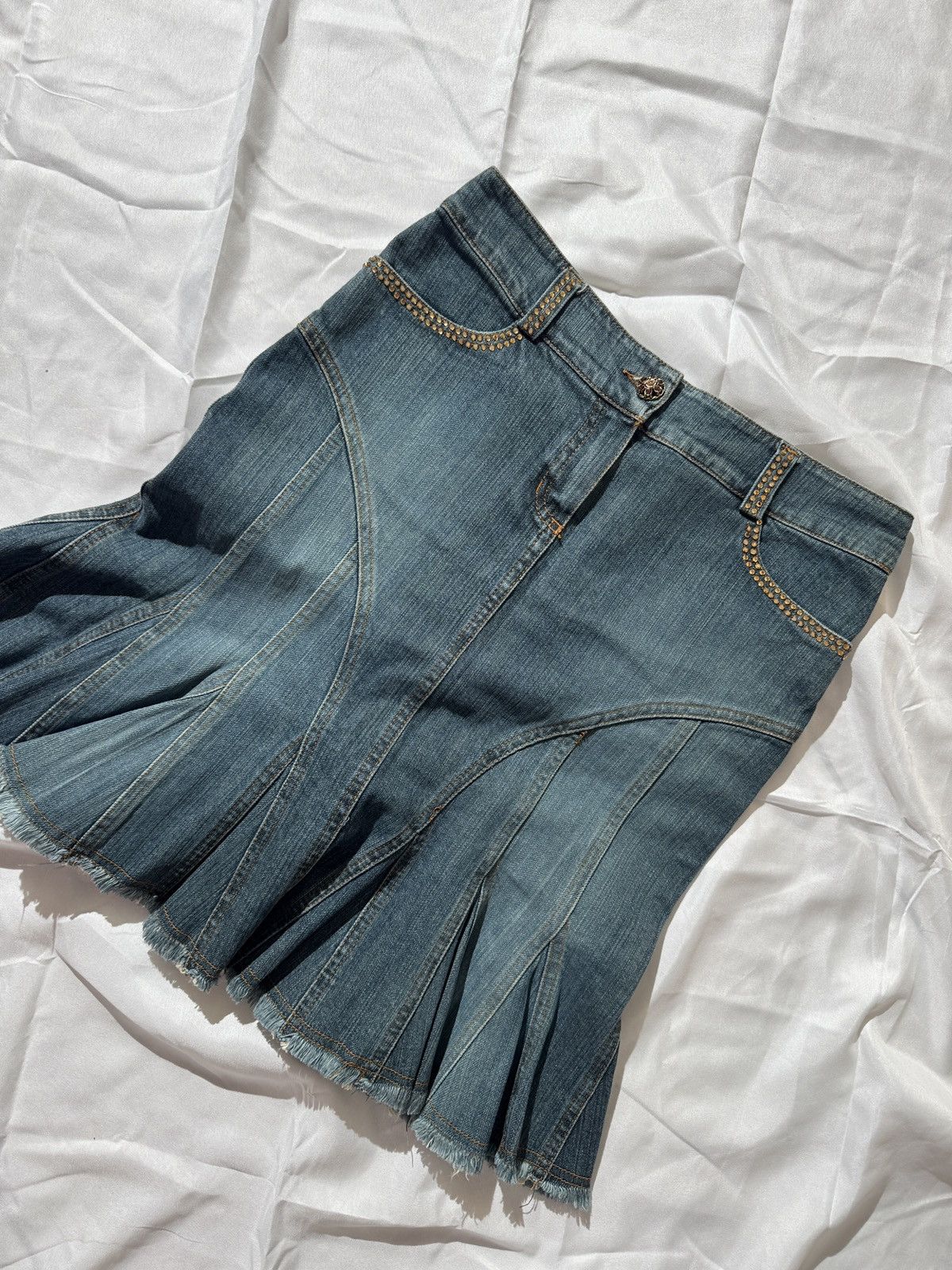 Blumarine Miss Blumarine Y2K Washed Denim Pleated Skirt Size 28" / US 6 / IT 42 - 2 Thumbnail