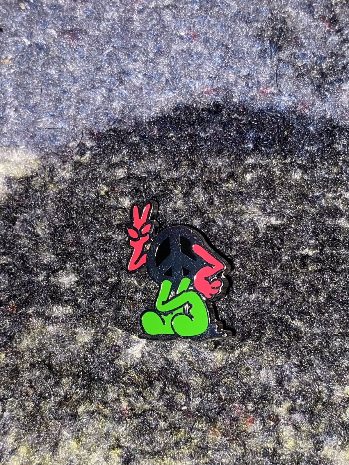 Supreme Supreme Peace Pin Size ONE SIZE - 1 Thumbnail