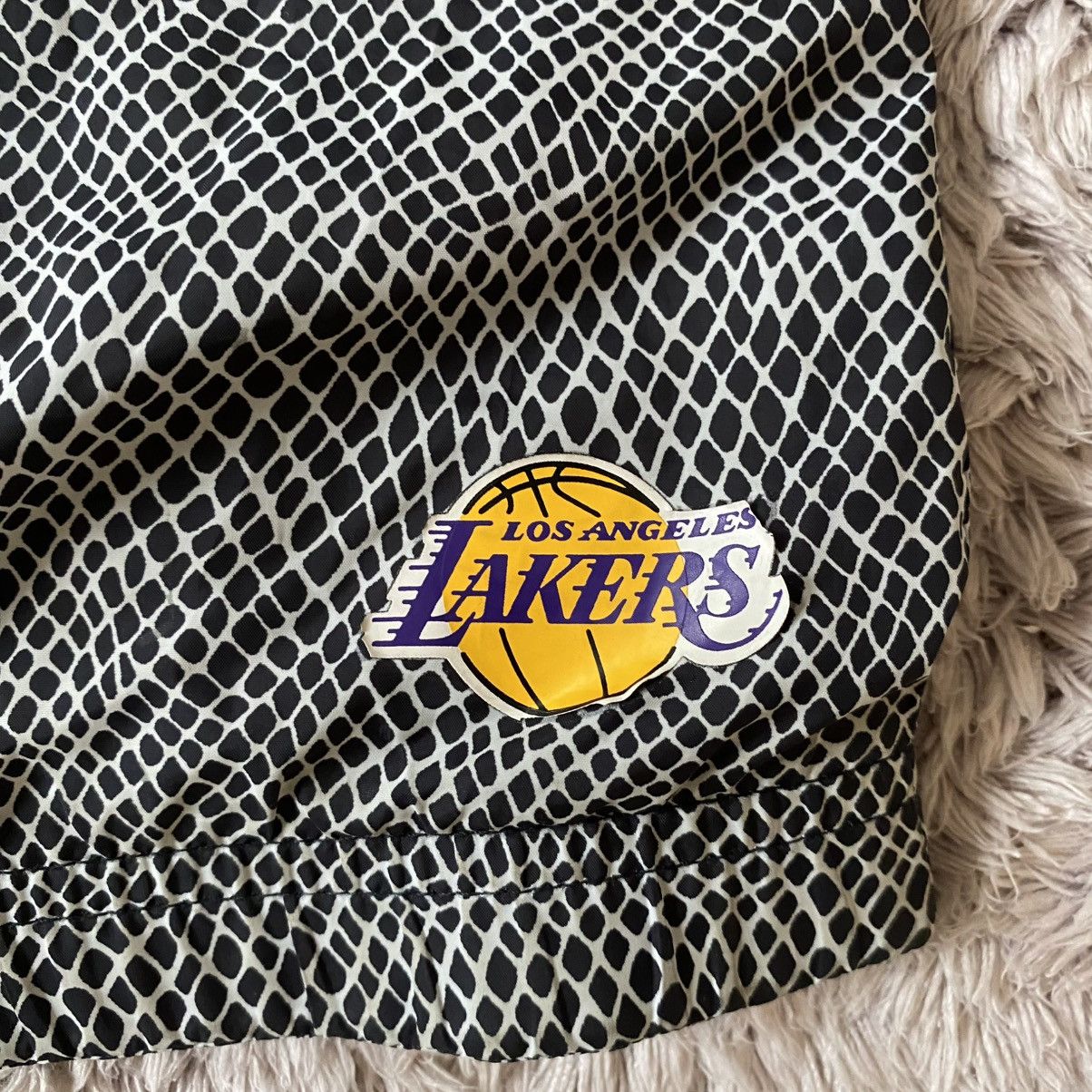Adidas Adidas Vintage Y2K Lakers Zip Up Windbreaker Jacket Size M / US 6-8 / IT 42-44 - 6 Thumbnail