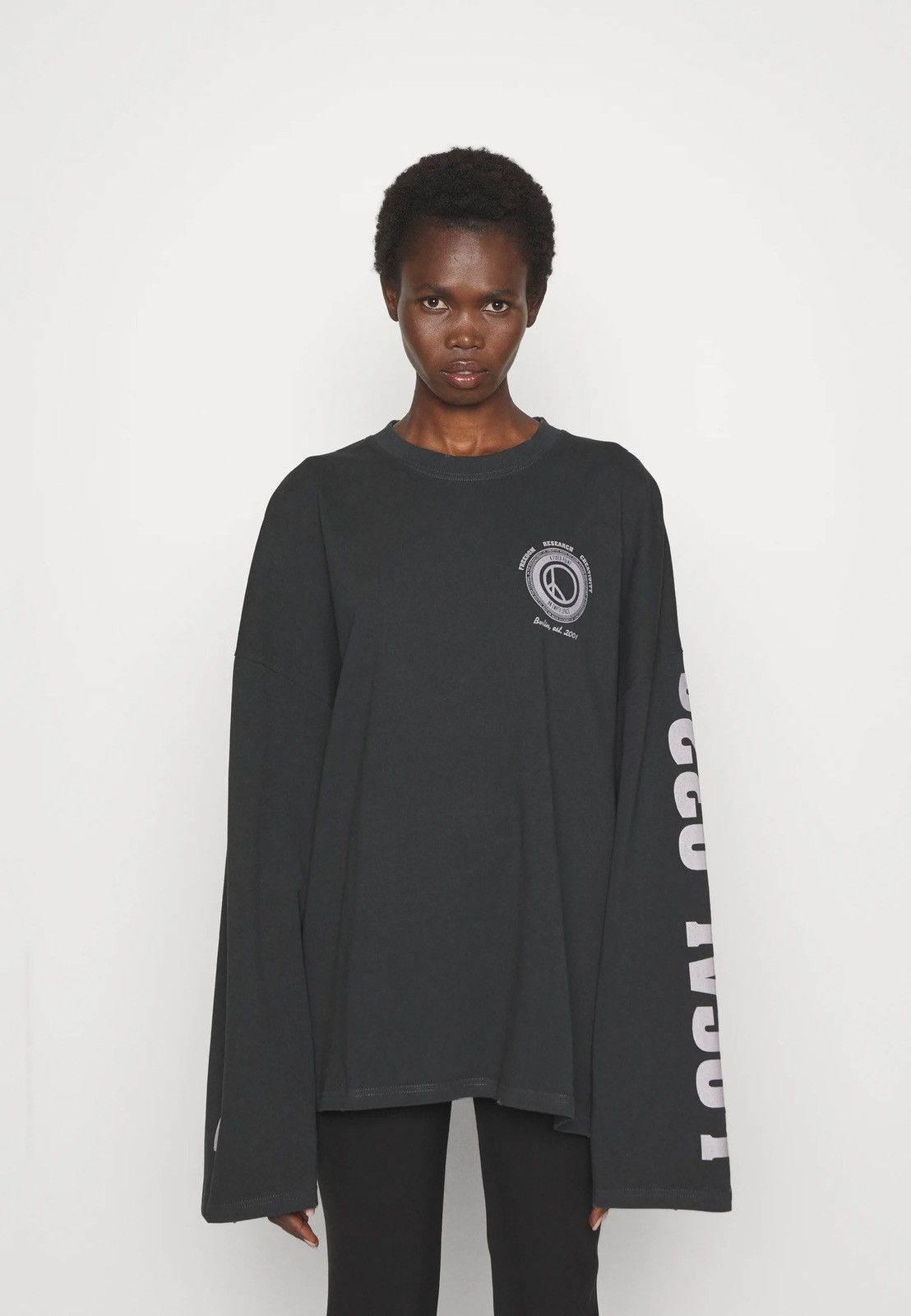032c !DS! FW23 032c "Repetirion" Local Boxy Black Long Sleeve Size XL / US 12-14 / IT 48-50 - 3 Thumbnail