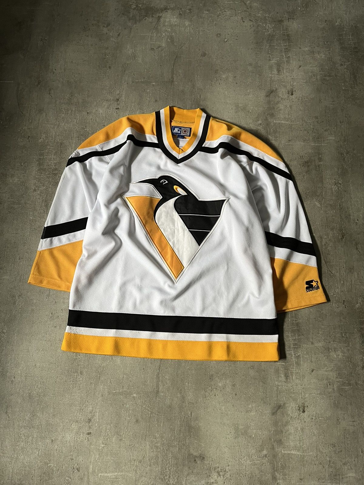 Starter Vintage Pittsburgh 90s hockey jersey white yellow Size US L / EU 52-54 / 3 - 1 Thumbnail
