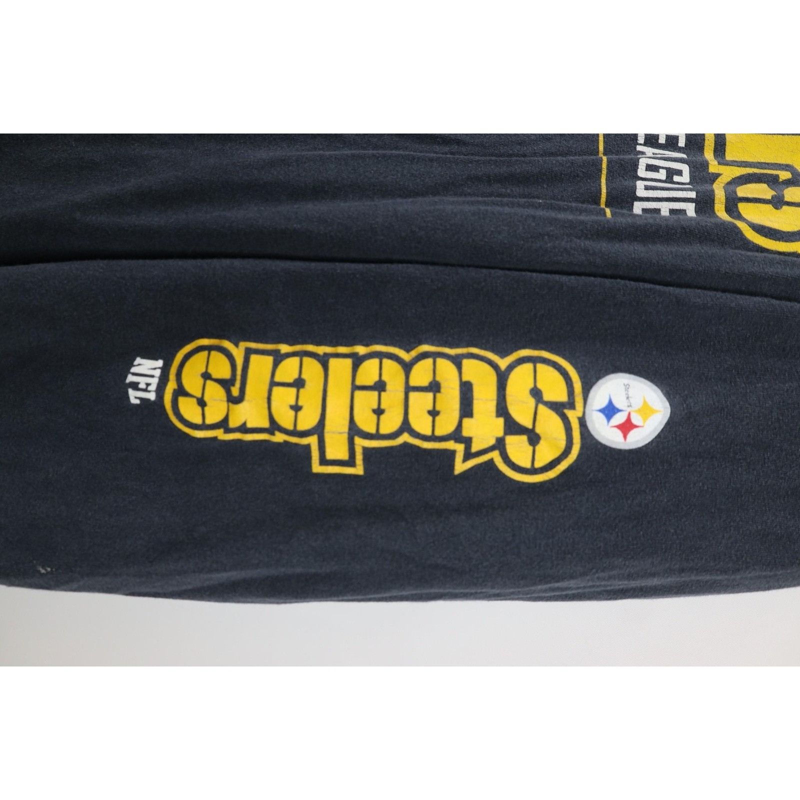 Vintage Vintage Faded Spell Out Pittsburgh Steelers Football T-Shirt Size US XL / EU 56 / 4 - 4 Thumbnail