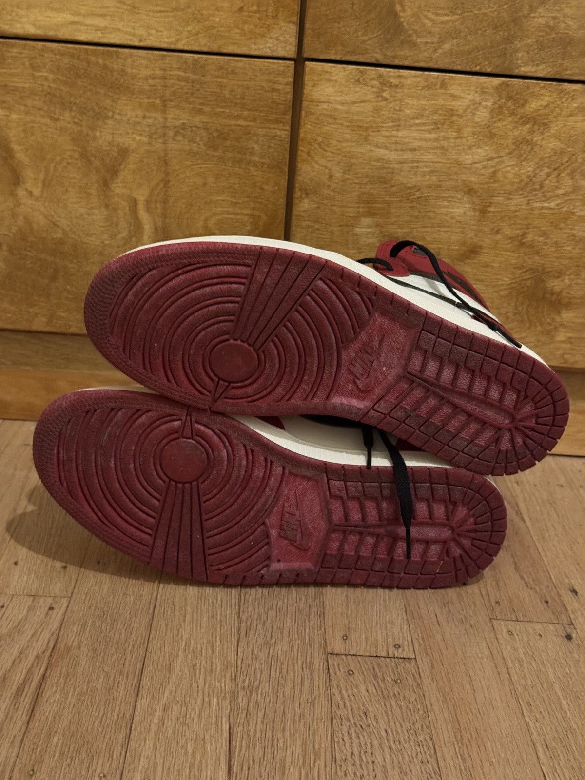 Jordan Brand Jordan 1 Retro High OG Chicago Lost and Found sz. 11 Size US 11 / EU 44 - 10 Thumbnail