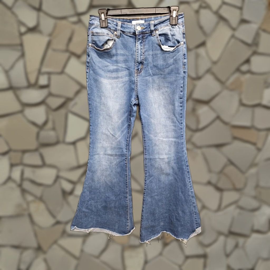 Forever 21 Women's Bellbottom Jeans Flared Retro Stretch 70s Style