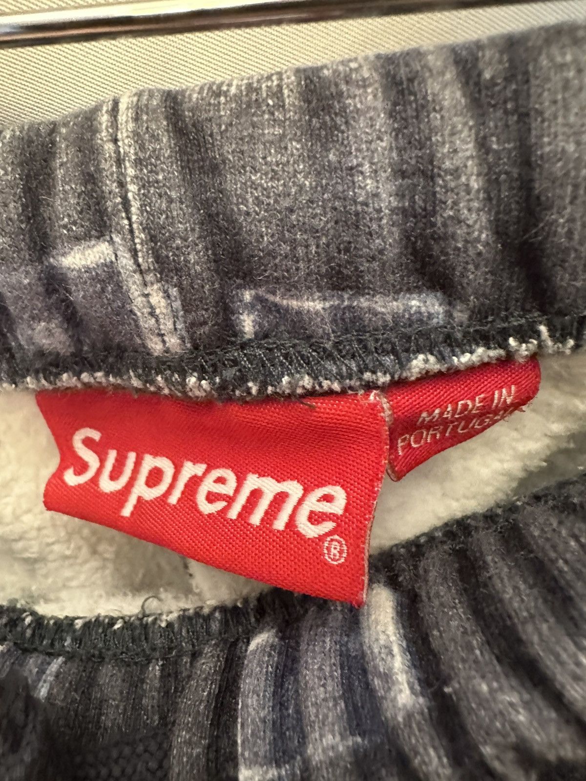 Supreme Supreme Logo Sweatpants Size US 31 - 4 Thumbnail