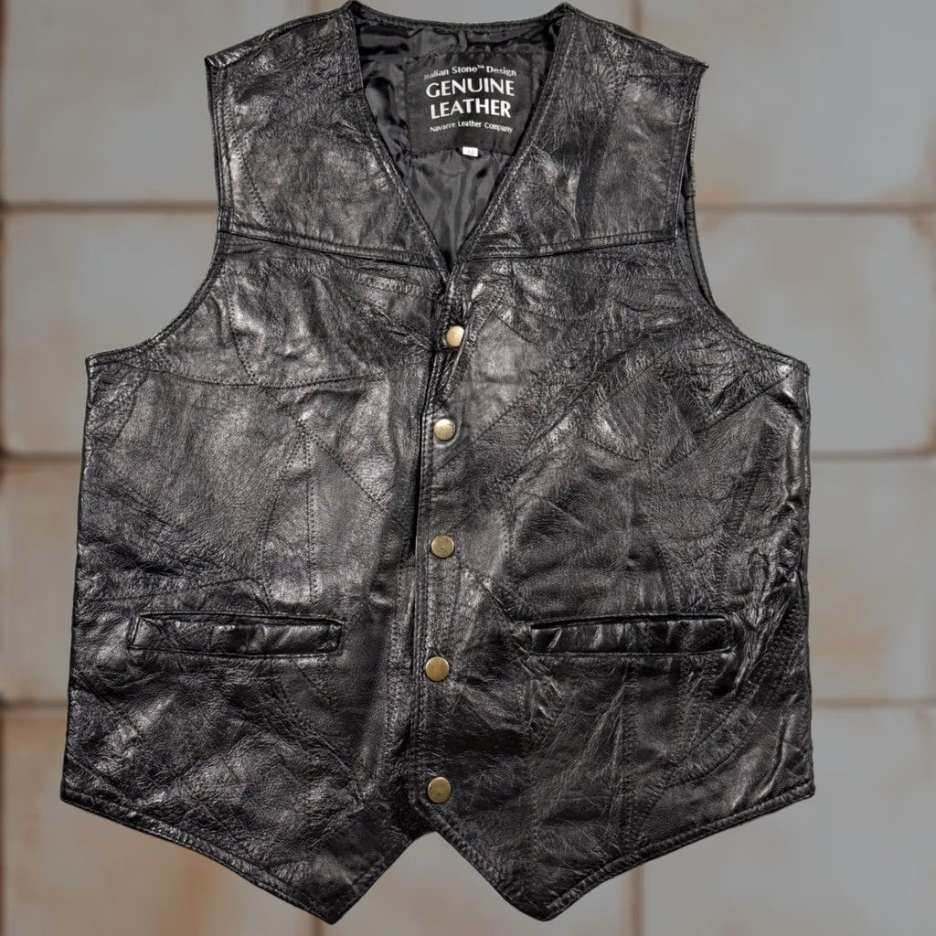 Vintage VINTAGE Italian Stone Design Leather Biker Vest Mens Medium Black Size US M / EU 48-50 / 2 - 1 Thumbnail