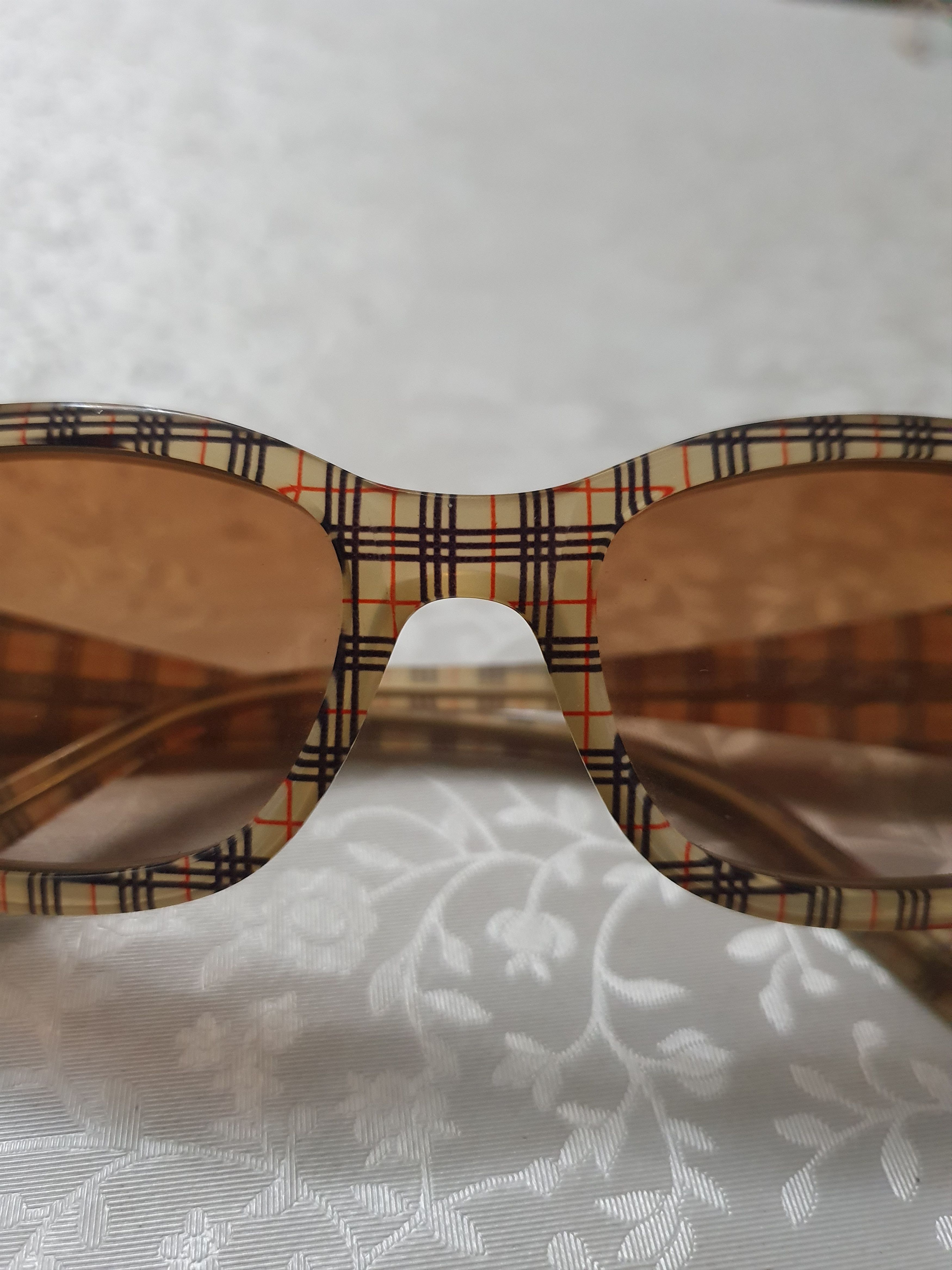 00's Burberry Vintage Y2k Nova-Check Retro-Punk Sunglasses