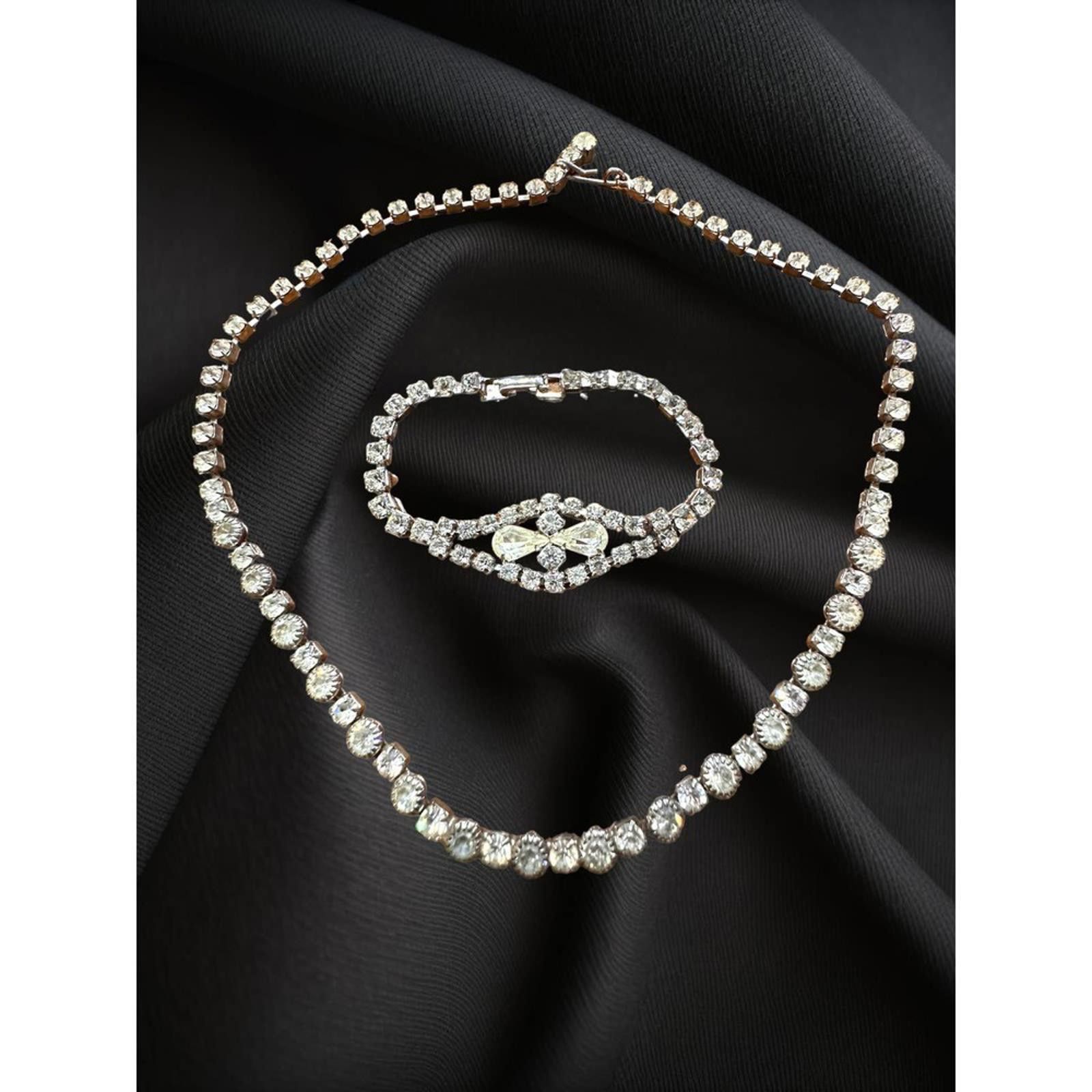 Vintage Vintage Rhinestone Necklace and Bracelet Set Size ONE SIZE - 1 Thumbnail